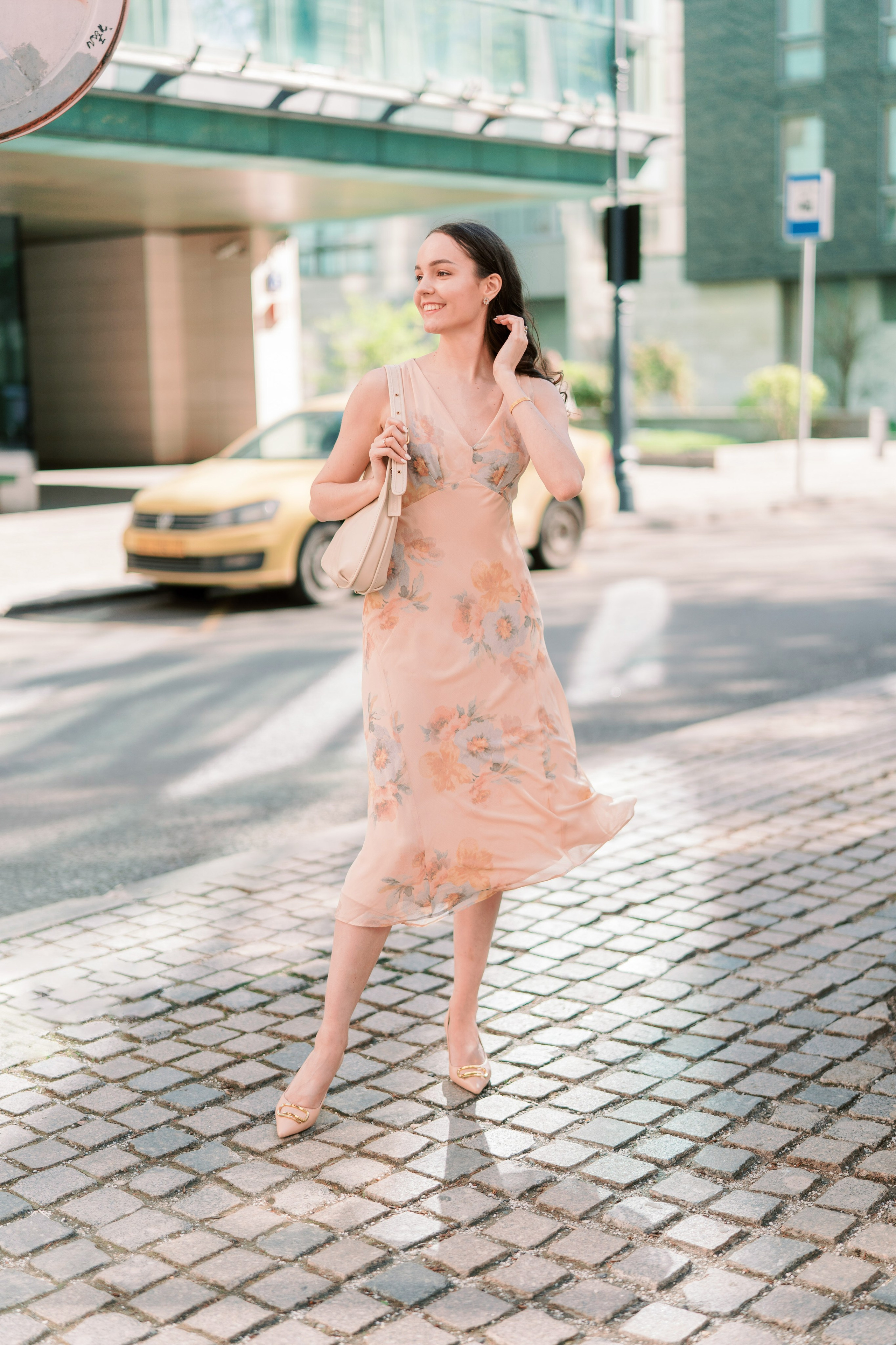 Лавстори, предствадебная прогулка в Москве, свадебный фотограф