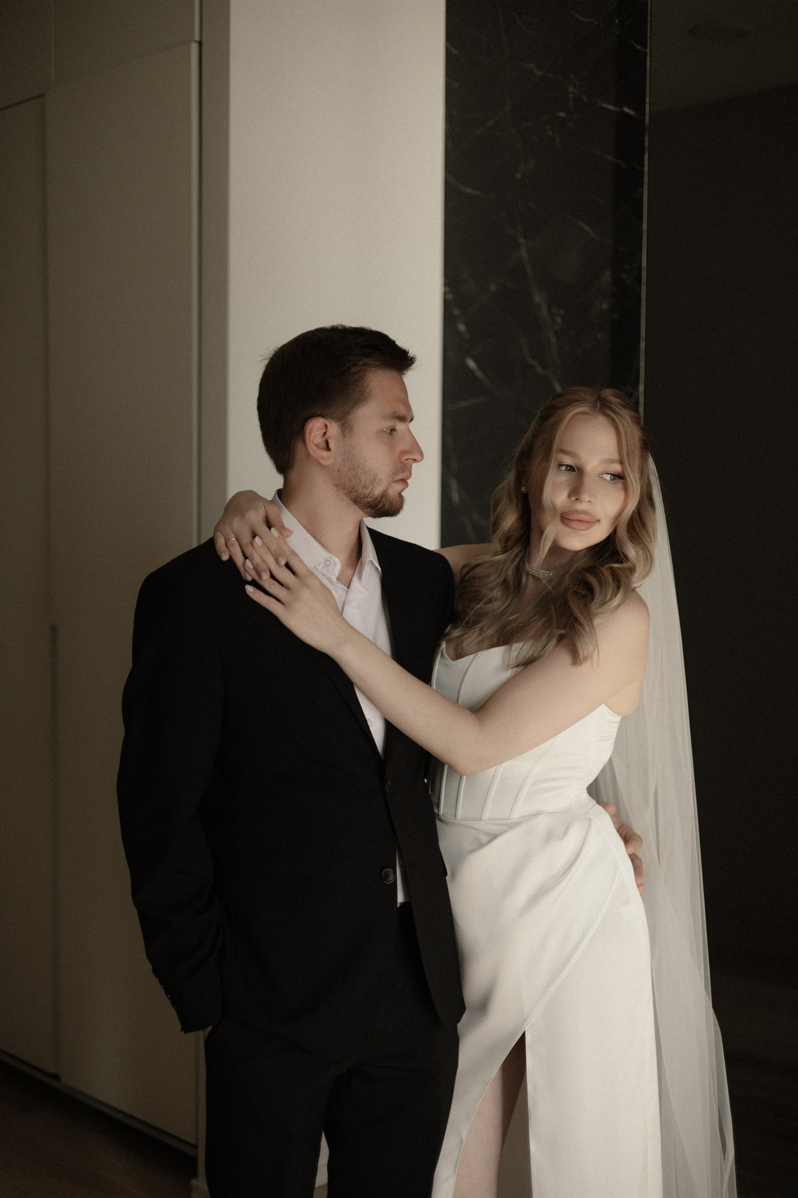 Арина и Дима. Сборы, роспись и прогулка. Свадебный и портретный фотограф в Москве Анастасия Масюк