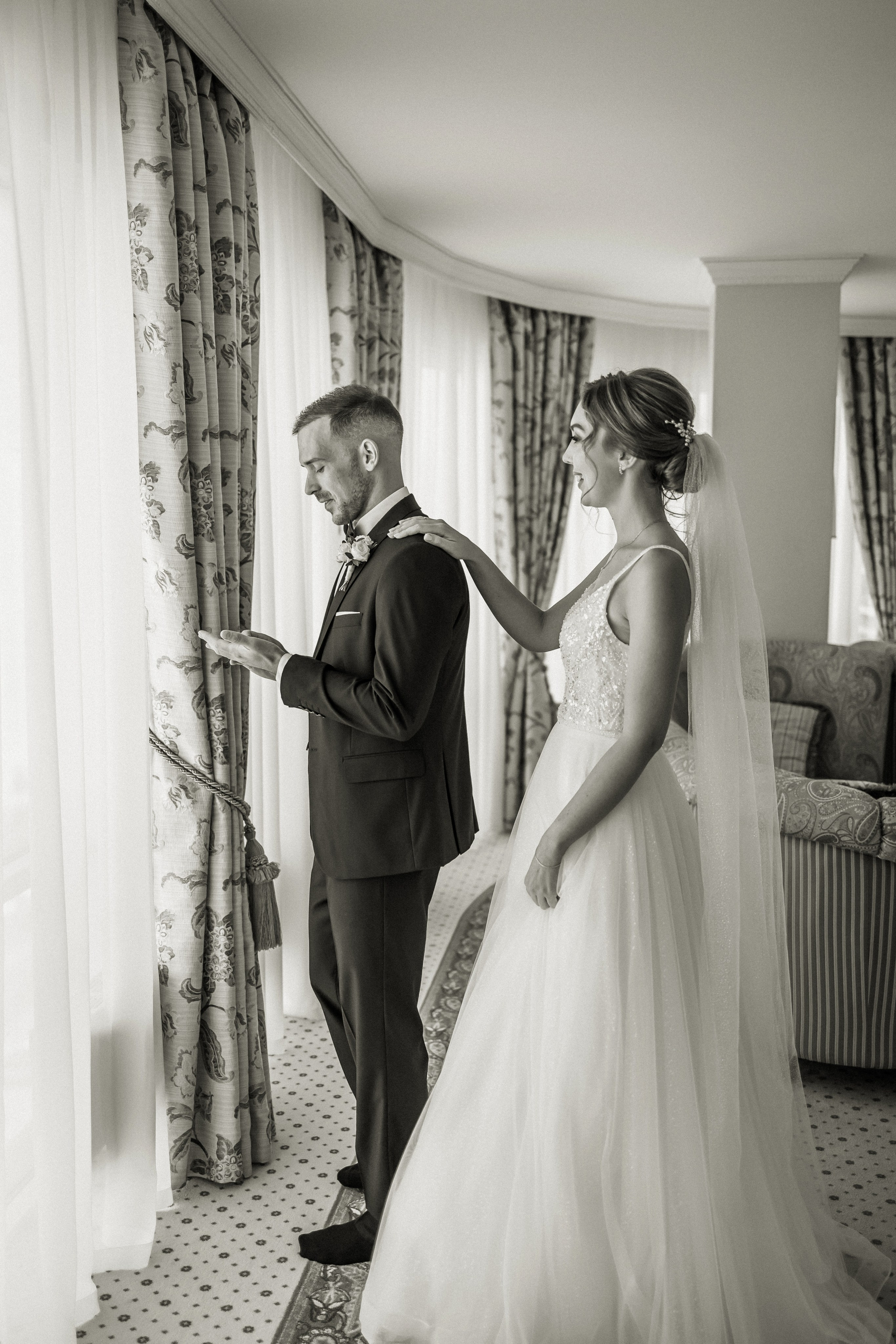 Свадебная прогулка Екатерины и Евгения. Свадебная фотография. Арина Рубах