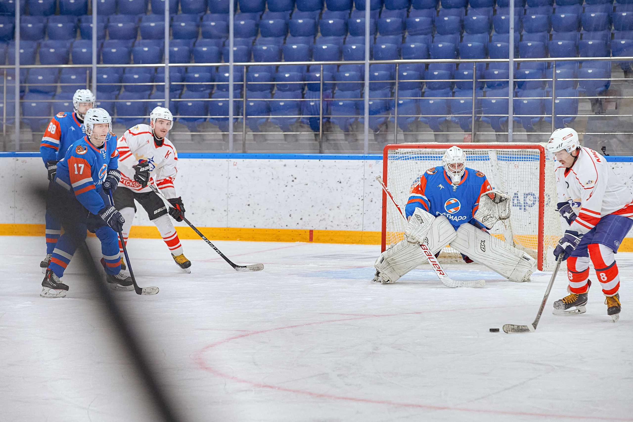 Портфолио репортажной фотосъёмки: Кристалл арена — Хоккей — РусГидро. Фотограф Яковлев Роман — Красноярск