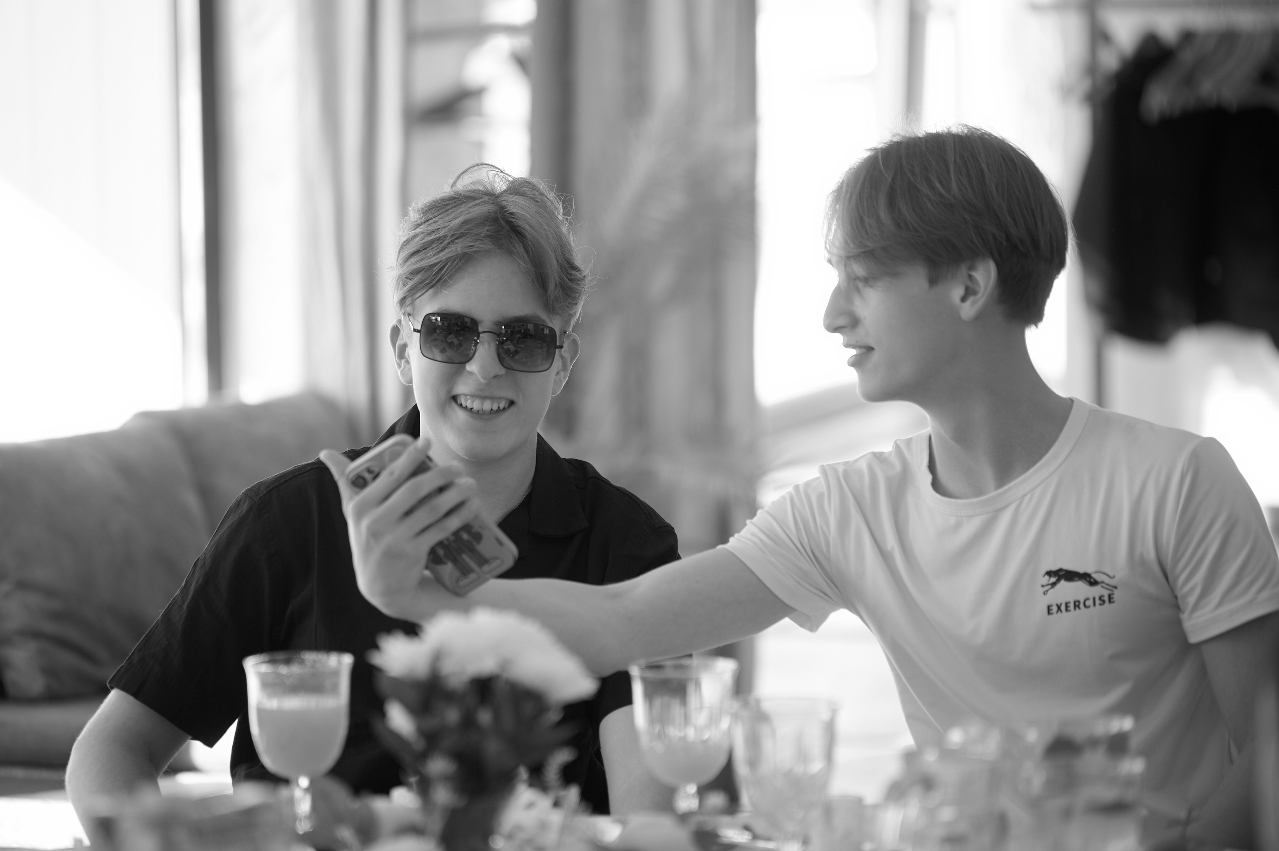 Репортажная съёмка выпускных в СПб | Фотограф на выпускной 9 и 11 класса