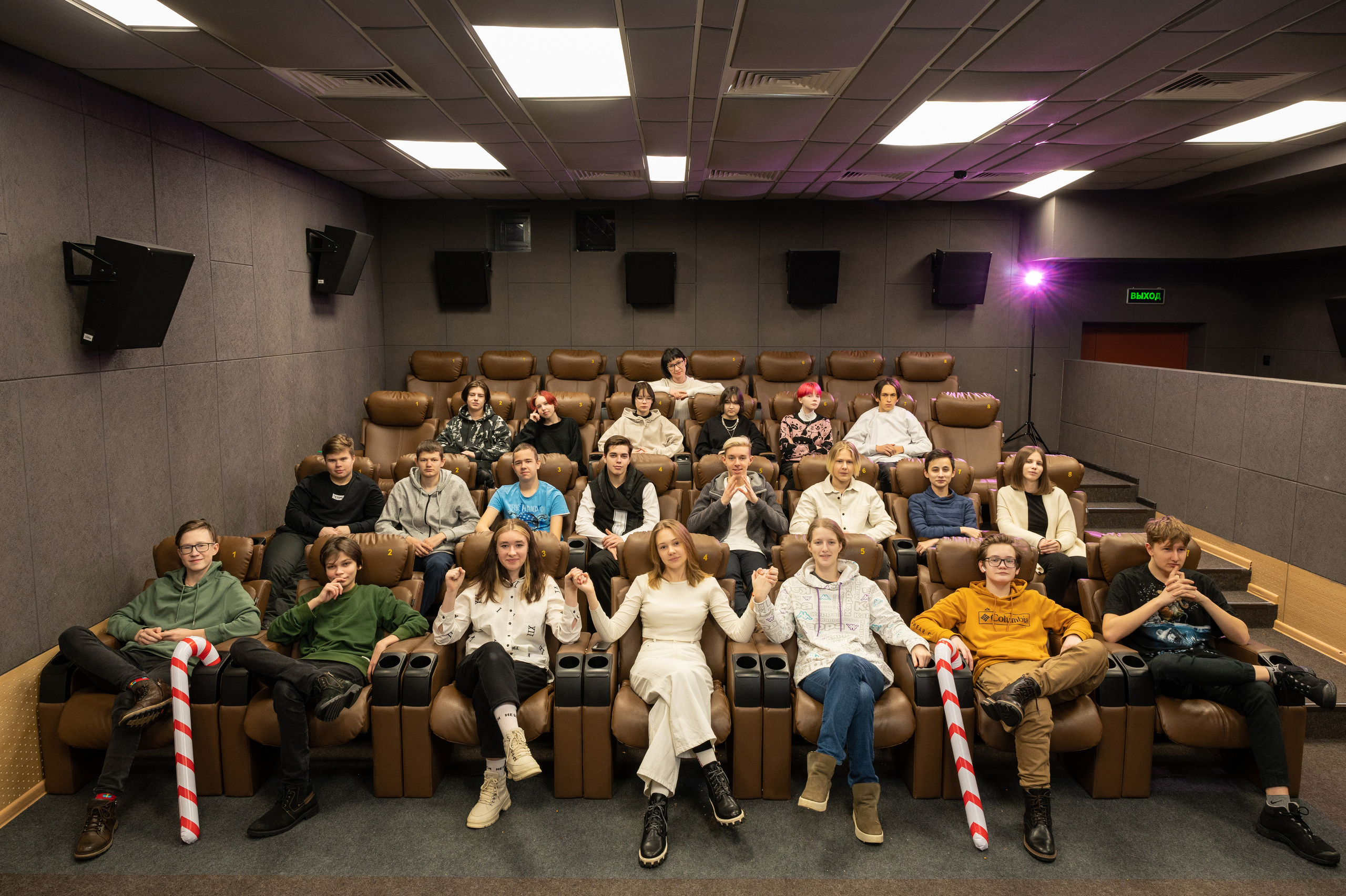 Старшая школа. Современный выпускной альбом