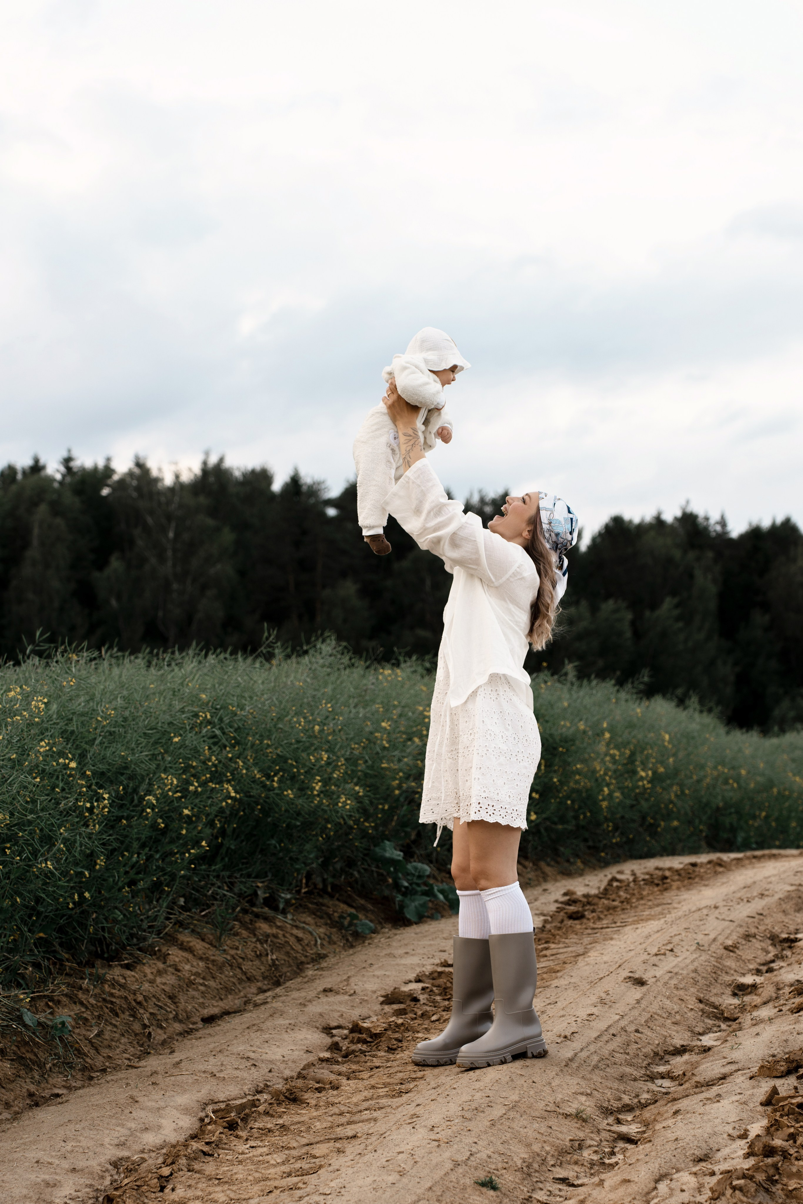 Первые полгодика рядом с мамой. Ваш семейный фотограф в Минске — Вика Трегубова