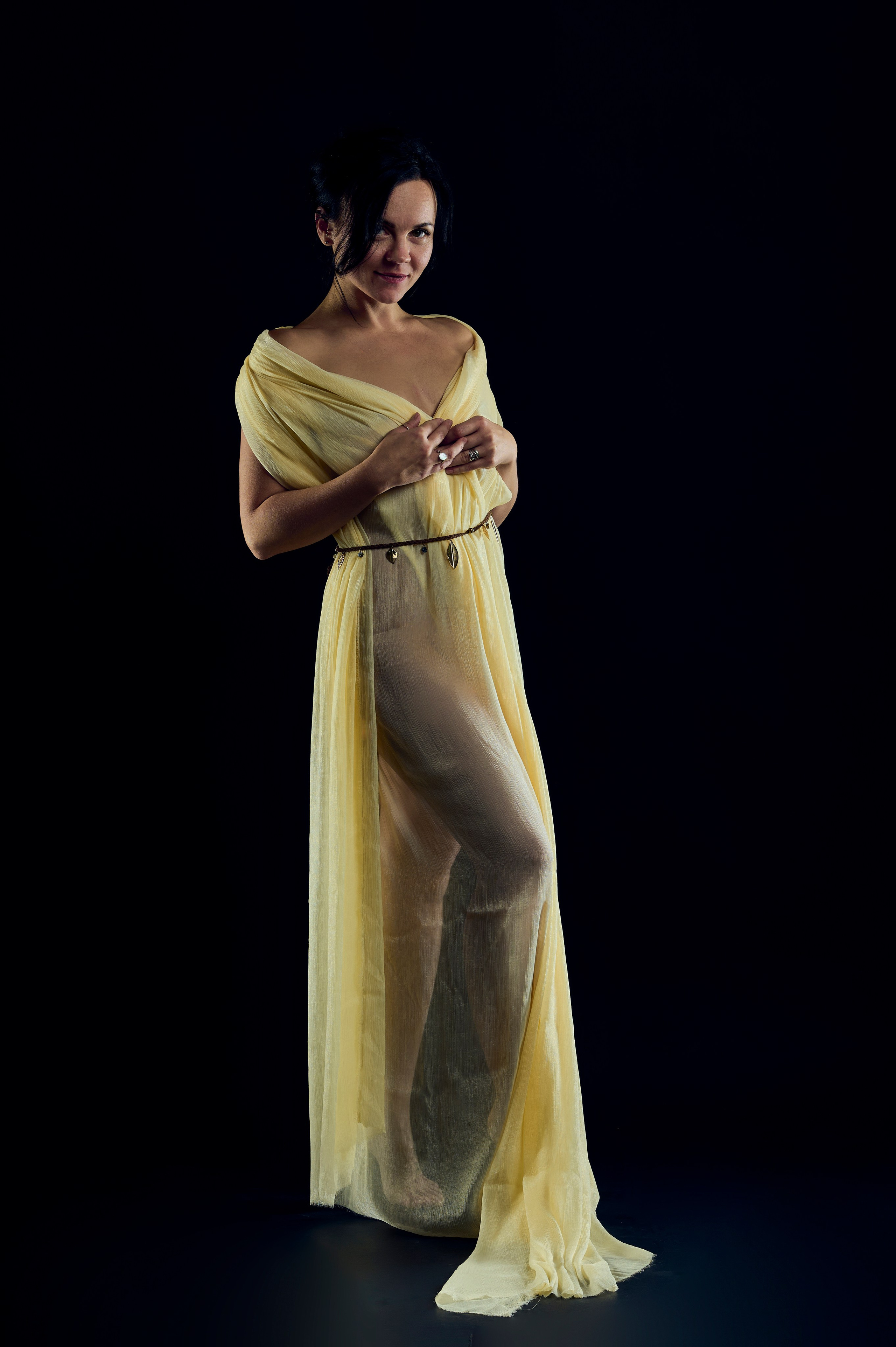 Елизавета в тканях. Портретный фотограф в Краснодаре Евгений Карпов