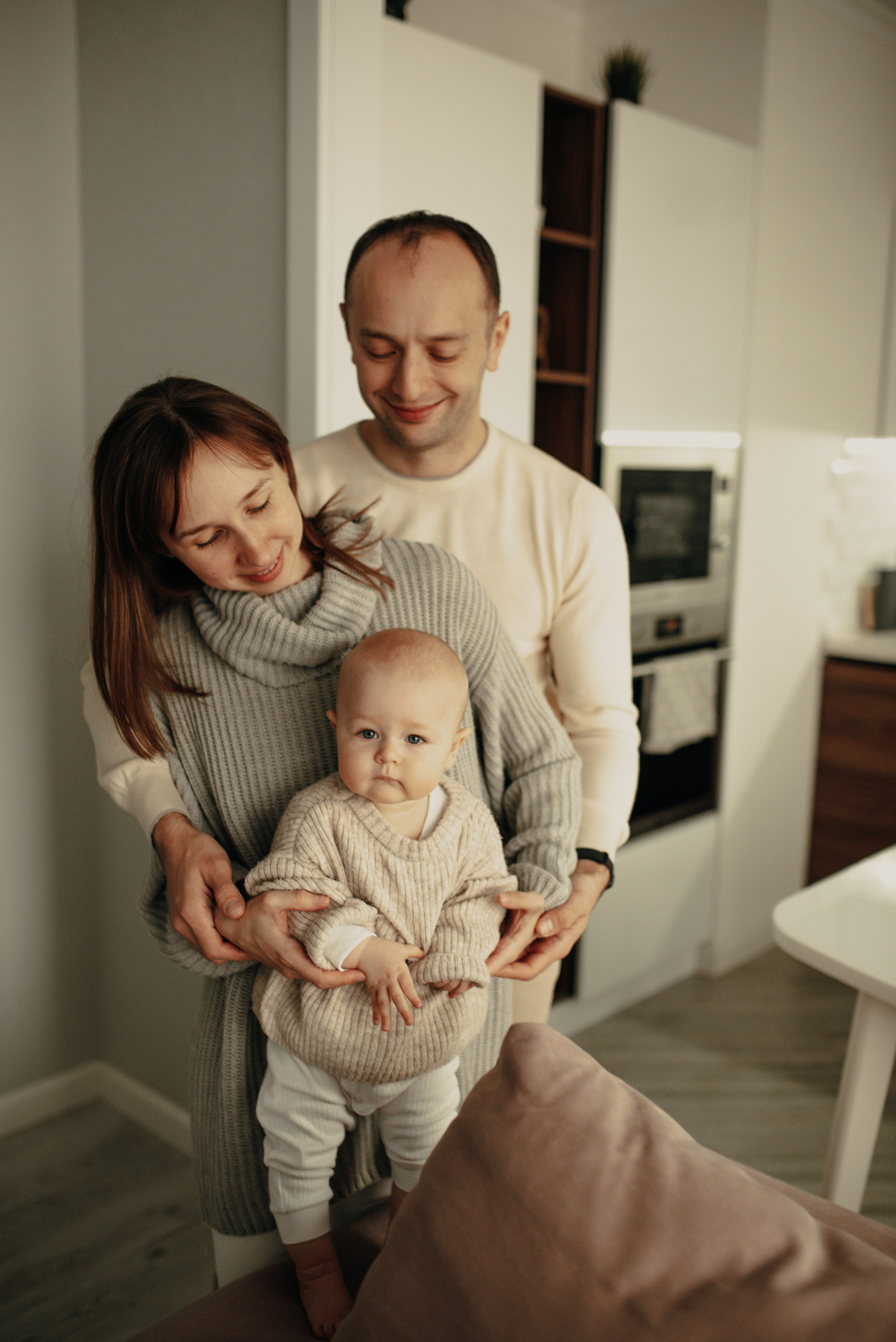 Домашняя семейная история: Василисе 10 месяцев. Семейная фотосессия Бутово Москва фотограф Алина Морщагина
