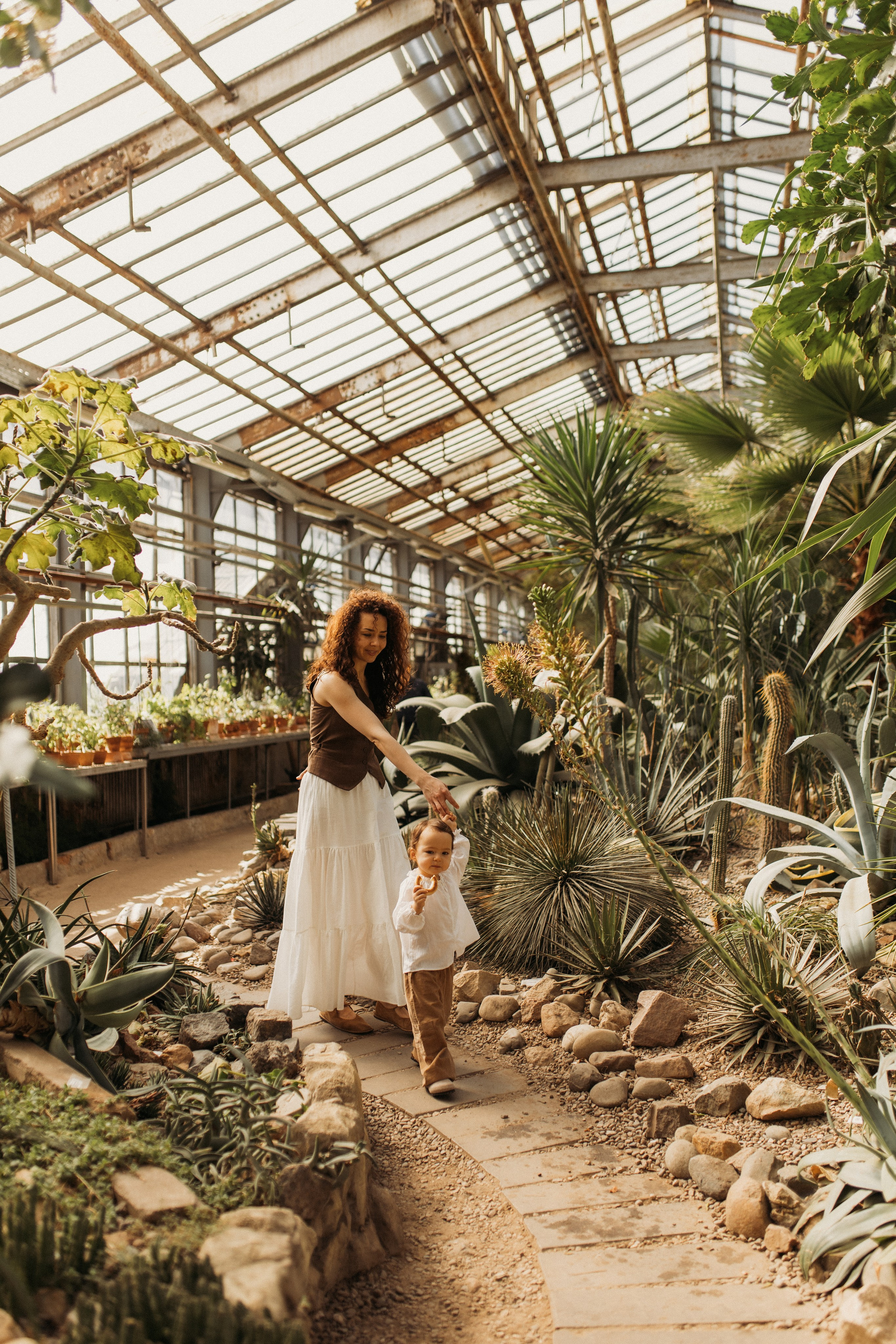 Зарина и София съемка в оранжерее. Семейный и свадебный фотограф в Москве и Зеленограде Марина Малярова