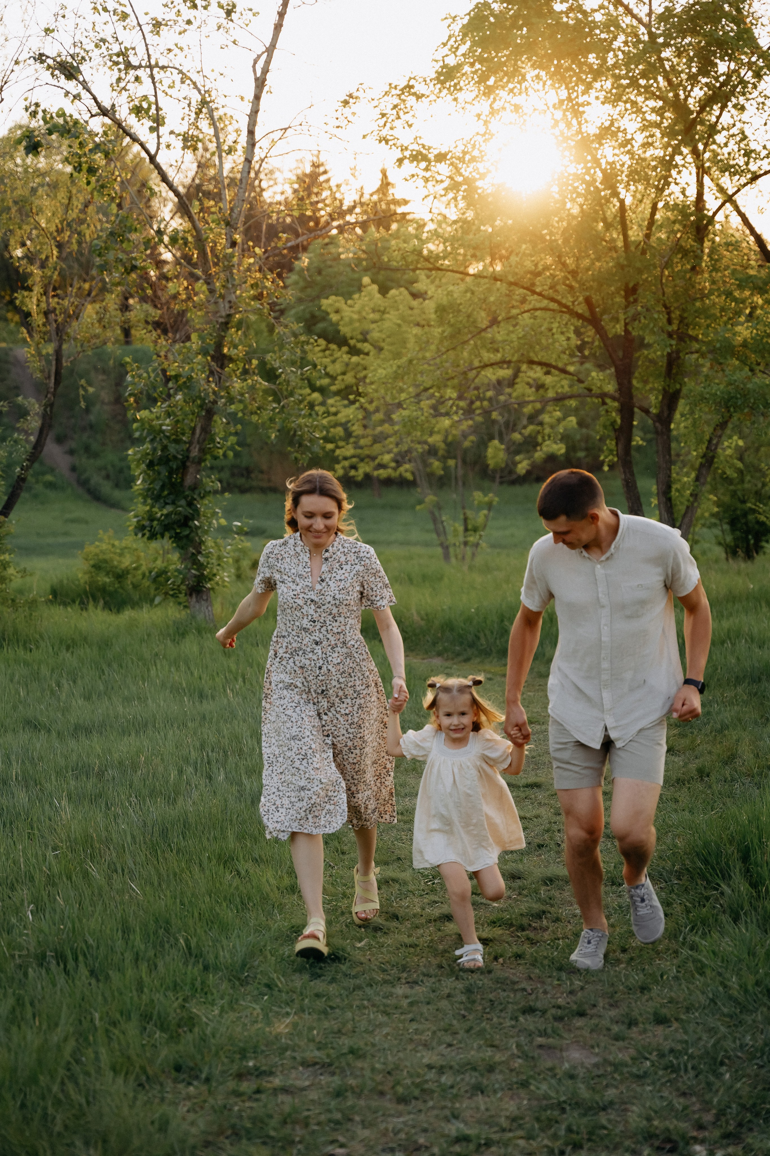 Андрей, Алина и Тая. Главная