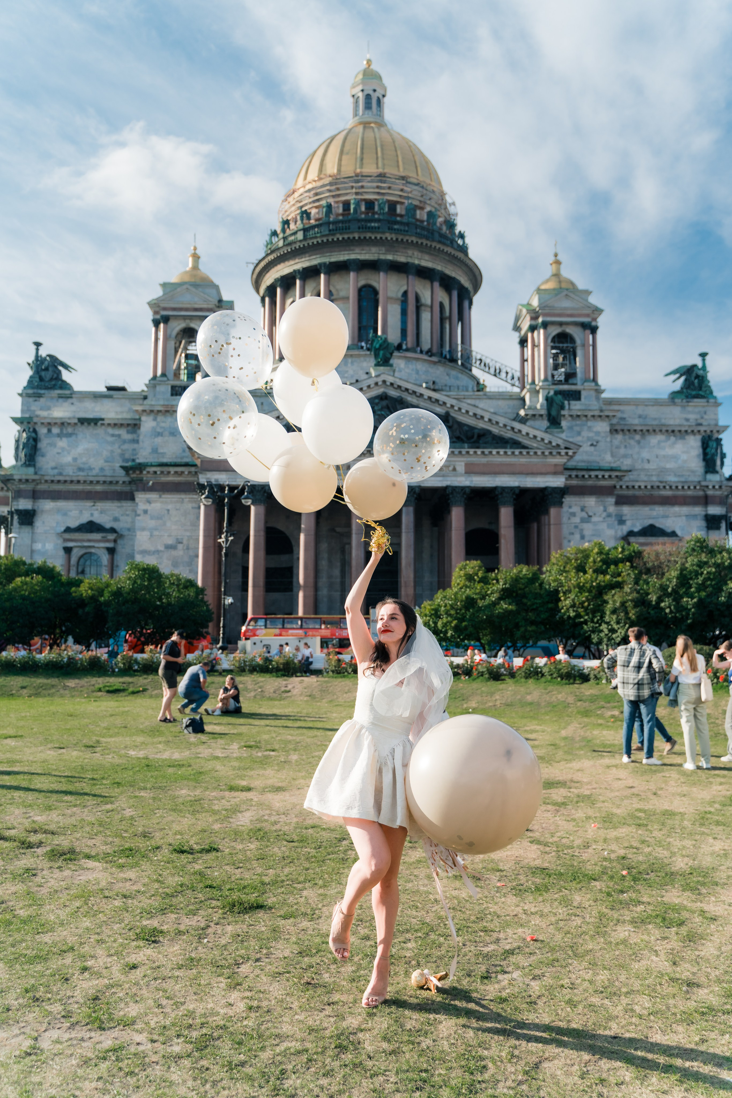Фотосъемка девичника, встреча девушек, веселые женские портреты