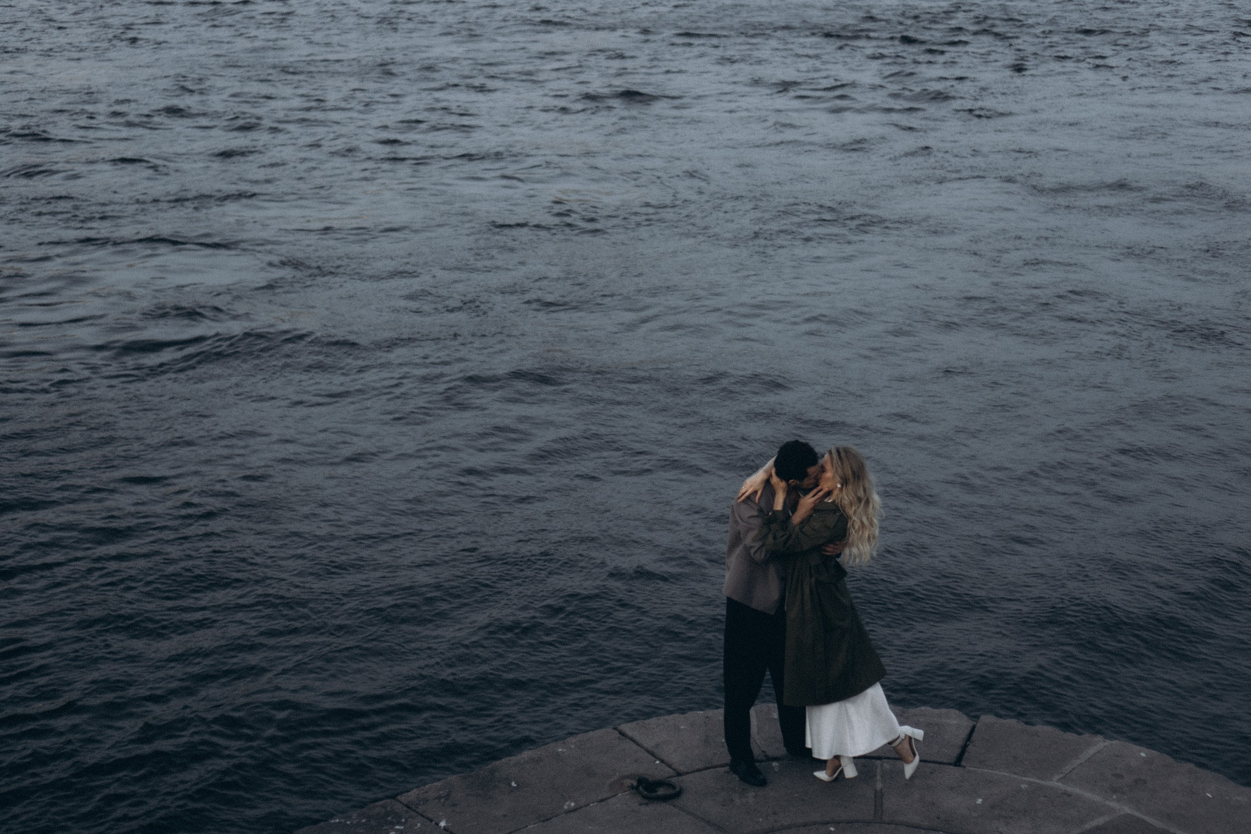 СВАДЕБНАЯ СЬЕМКА ПАРЫ НА РАССВЕТЕ В БЕЛЫЕ НОЧИ И ПРОГУЛКА С РАЗВОДНЫМИ МОСТАМИ И ПИКНИК ВОЗЛЕ ИСАКИЕВСКОГО СОБОРА. Профессиональный фотограф, Санкт-Петербург — Виктория Богомолова