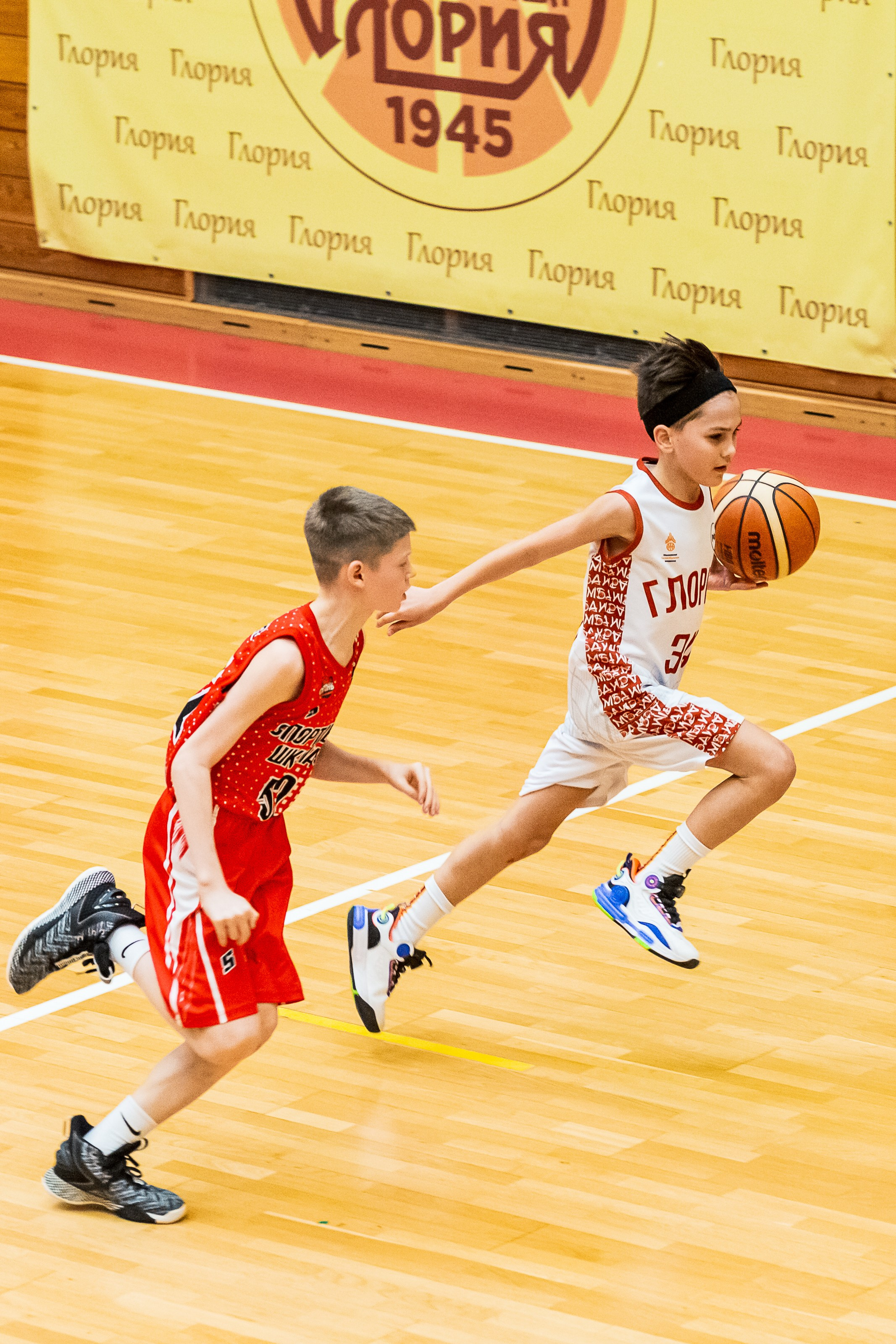 Фотосессия для баскетболистов СШОР Глория. Школьные фотографы «НЕБУРАТИНО»