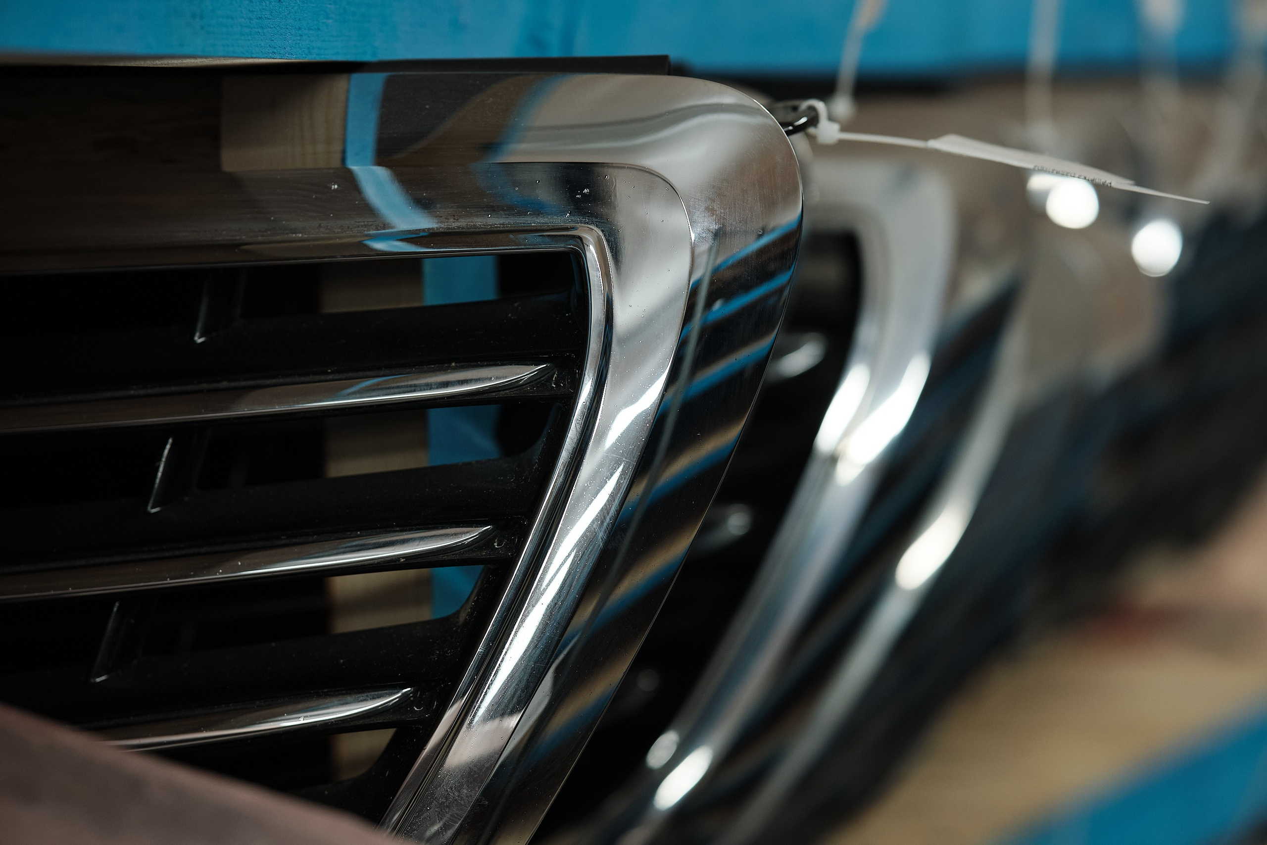 «Крыло переднее левое Mercedes-Benz W213 оригинальная кузовная деталь»«Правая дверь Mercedes-Benz E-Class W213 с заводской окраской»«Капот Mercedes-Benz S-Class W222 оригинальный, новый»«Бампер передний Mercedes-Benz GLC X253 с креплениями»«Задняя панель кузова Mercedes-Benz C-Class W205 для замены»«Усилитель порога Mercedes-Benz V-Class W447 левая сторона»«Арка колеса задняя правая Mercedes-Benz GLS X167 оригинал»«Поддомкратник Mercedes-Benz A-Class W177 с усилителем»«Крыло заднее левое Mercedes-Benz GLE W167 с лаковым покрытием»«Капот Mercedes-Maybach S-Class W223 оригинальная запчасть»«Передний бампер Mercedes-Maybach GLS X167 с датчиками парковки»