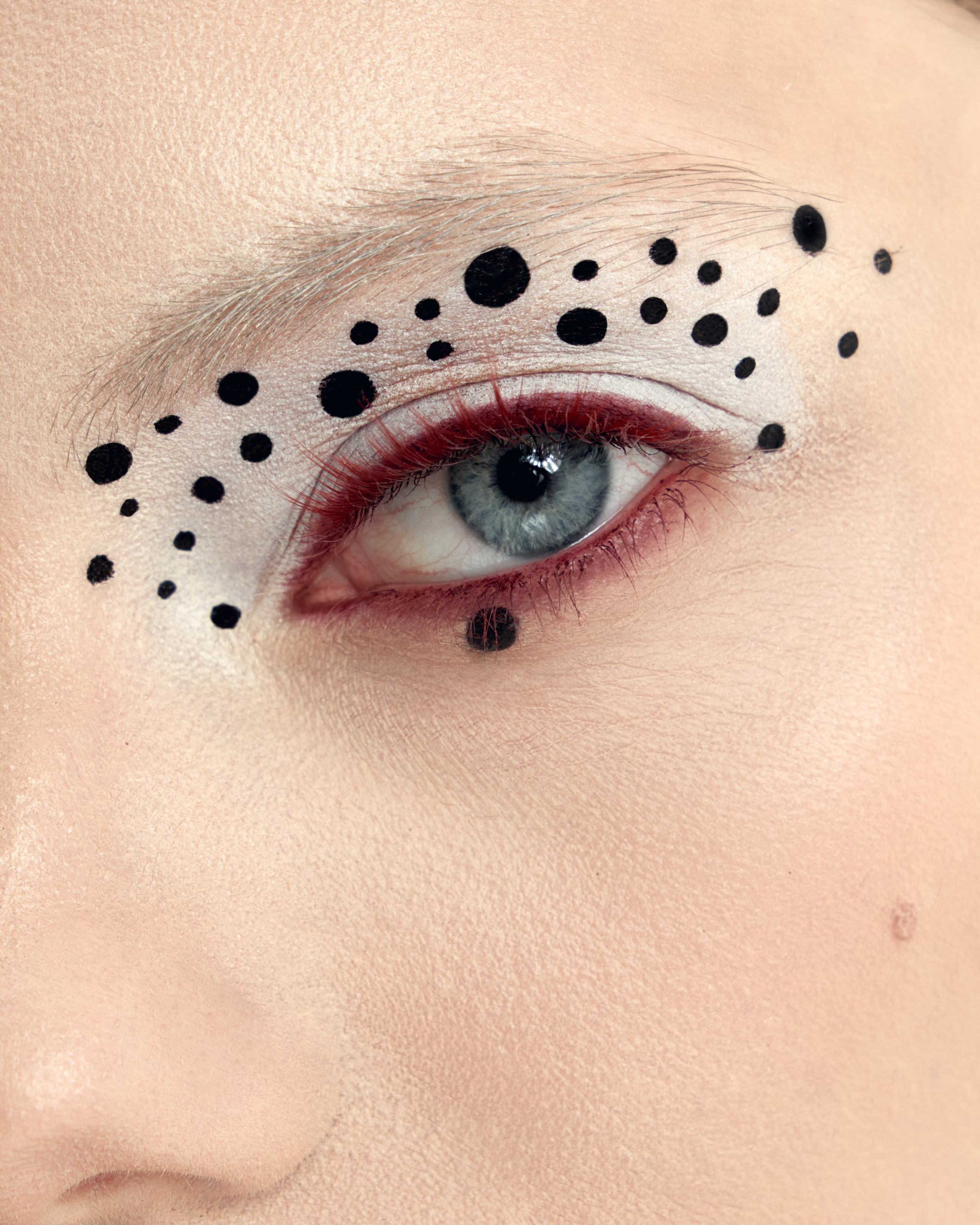 BEAUTY. Фотограф для брендов из Санкт-Петербурга Элина Каспаравичюс