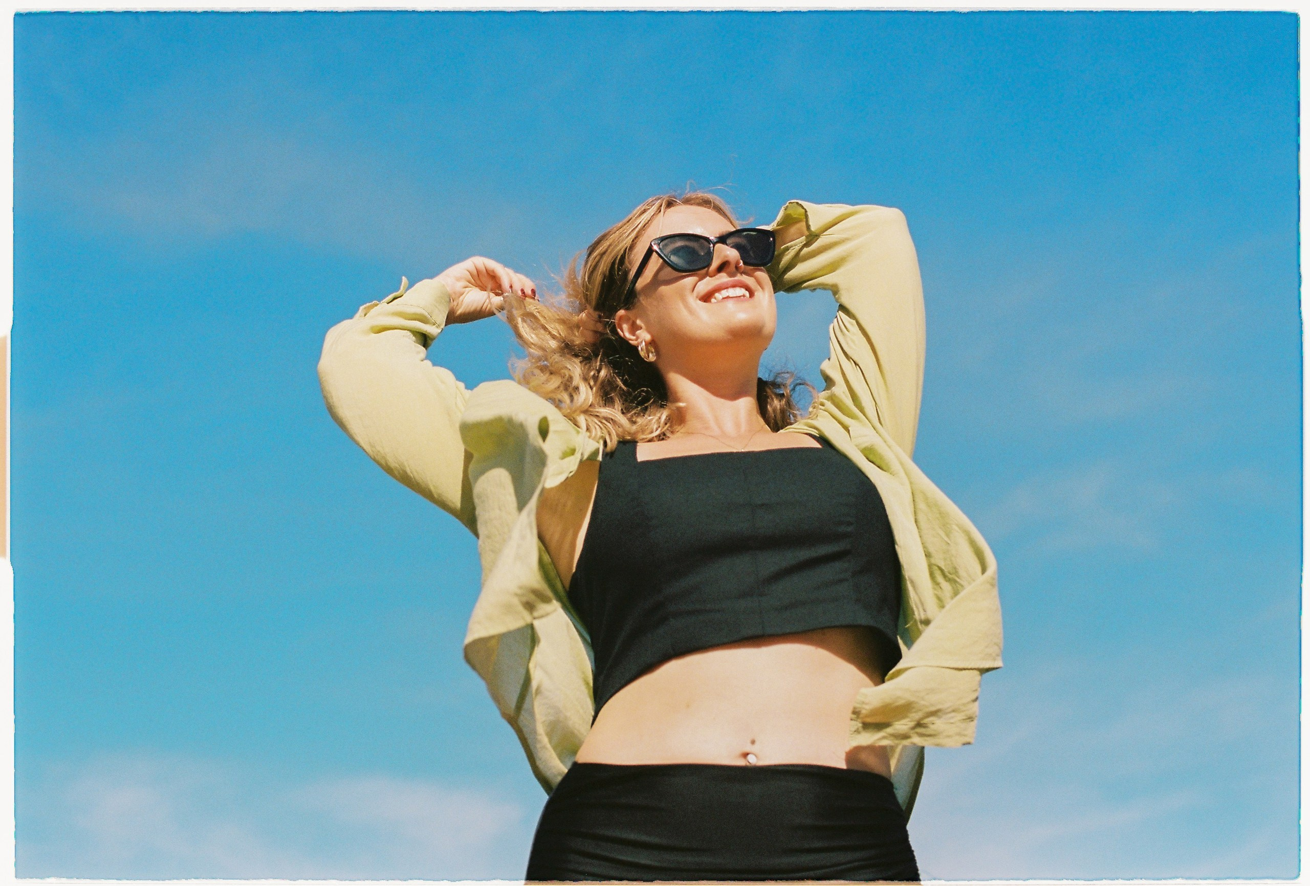 Allie and Morgan. Film Photographer in Da Nang, Vietnam — Tanya Parfenteva