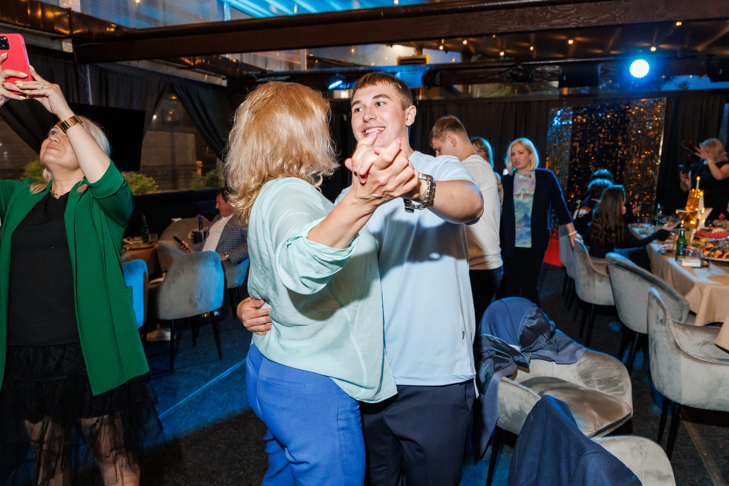 Выпускной 2025. Фотограф в Москве Дмитрий Емельянов