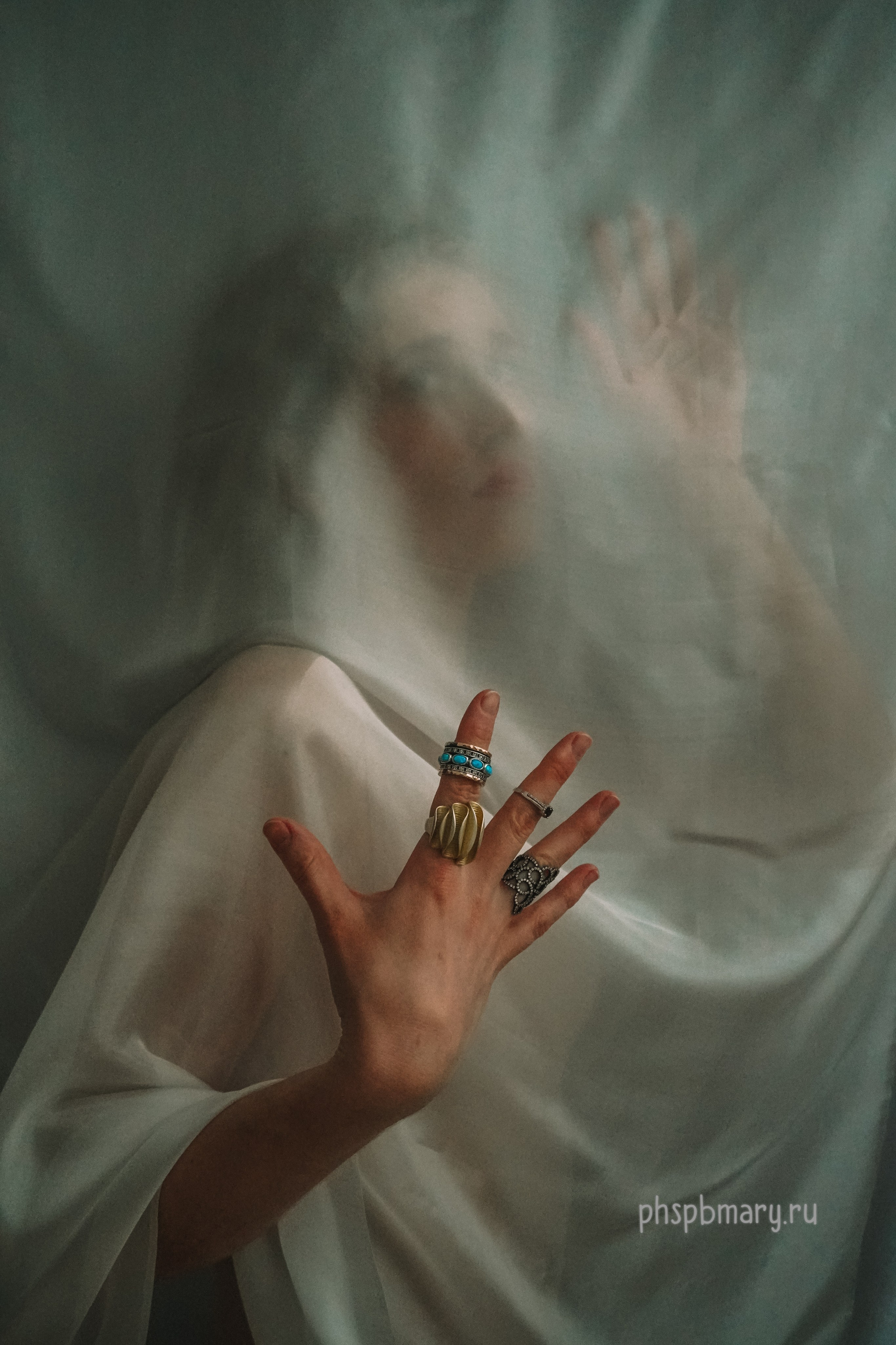 Студийная индивидуальная. Кузнецова Мария — профессиональный фотограф в Санкт-Петербурге | Предметная фотосъёмка, модельные тесты, актёрское портфолио, концерты