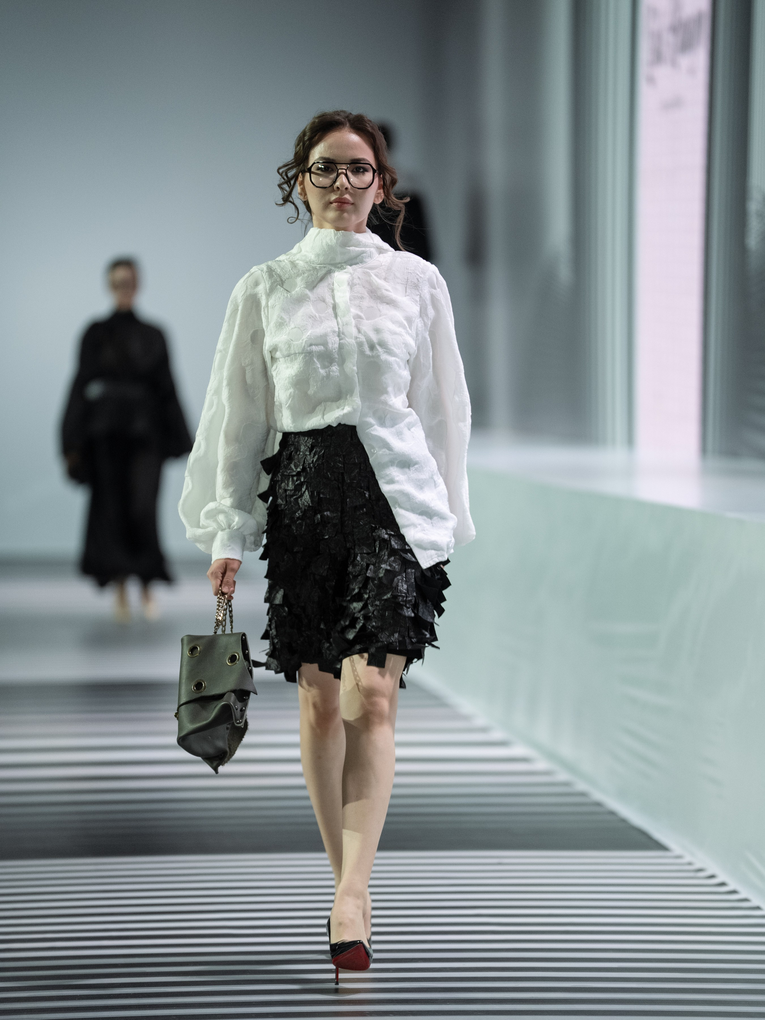 Designer LEILA KHANUM. Сайт Алматинского НЮ АРТ, будуар и фэшн фотографа Дениса Карпенко