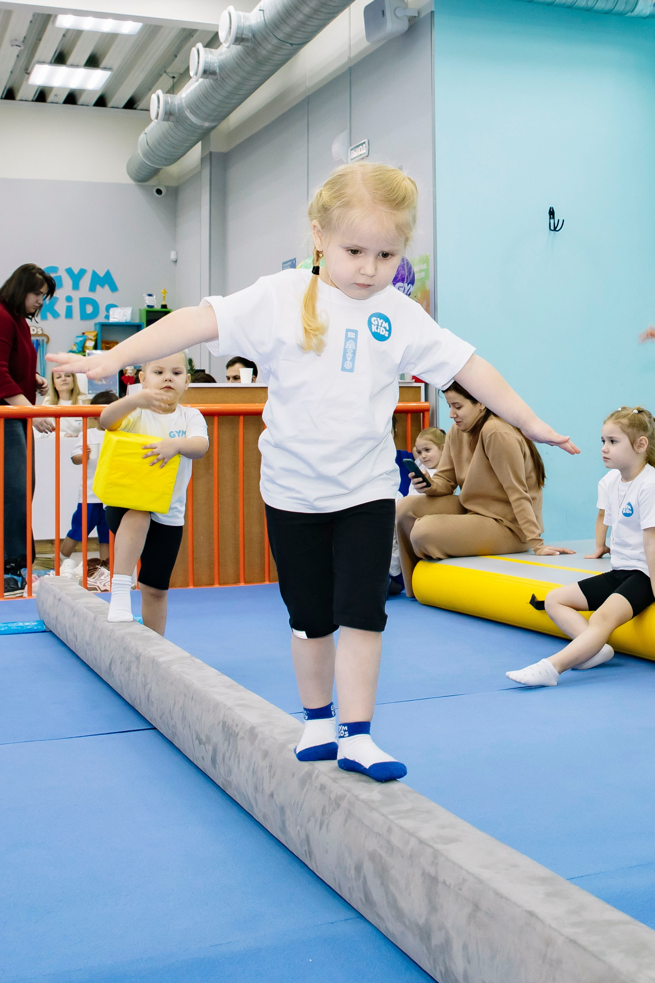 Соревнования по гимнастике в Gymkids Звенигород. Профессиональный фотограф в Москве | Заказать фотосессию и съемку