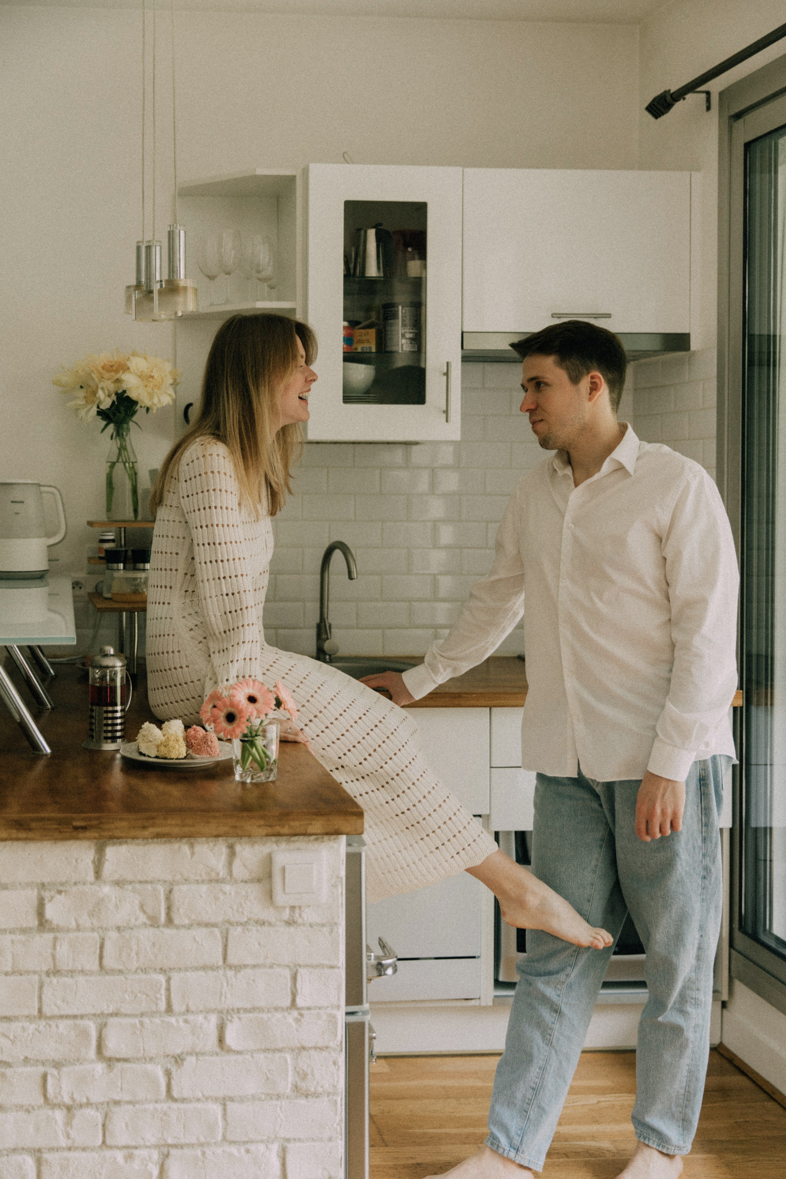 Love comes in the spring. Photographer in Paris