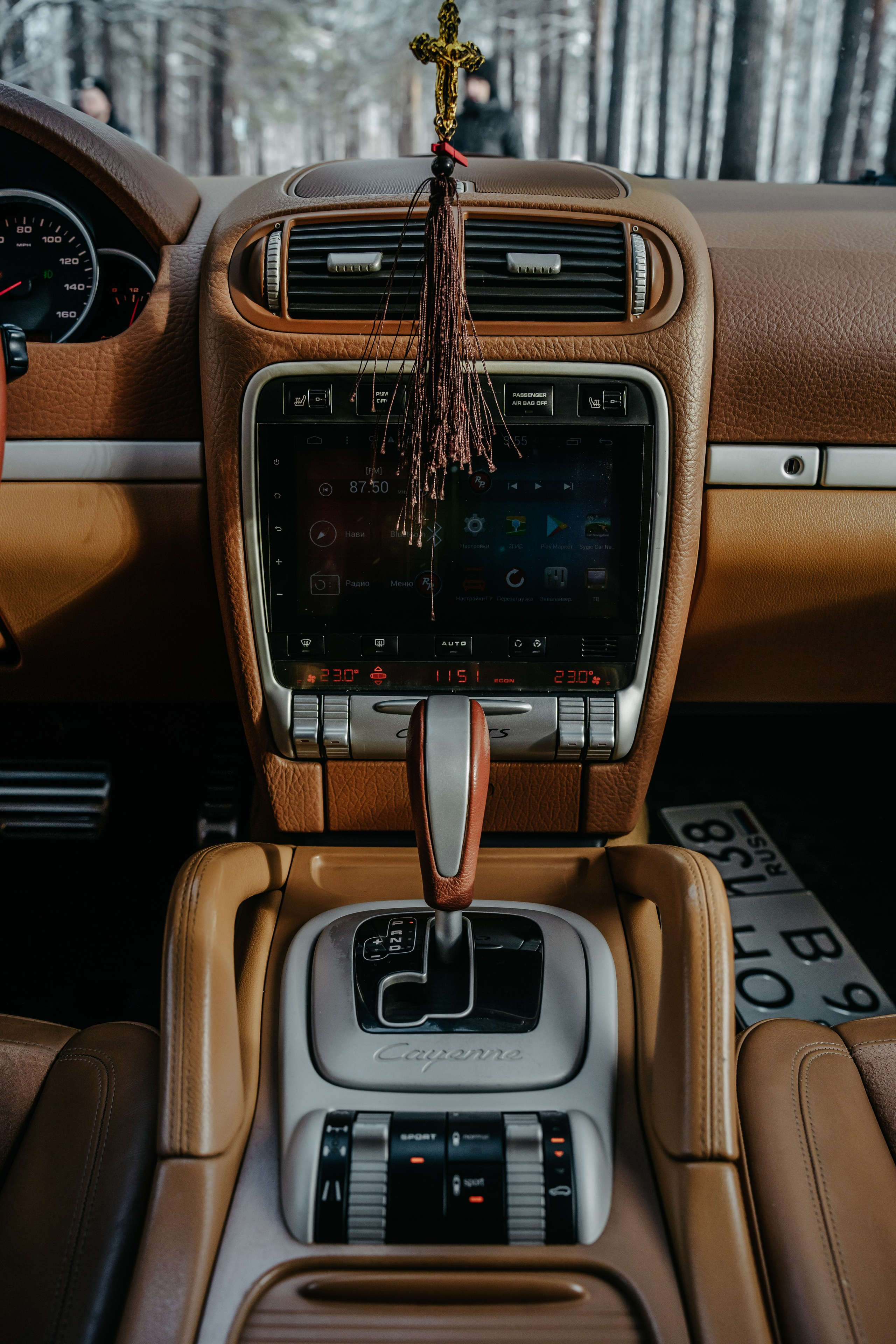Porsche Cayenne. Фотограф, видеограф и пилот дрона на Байкале