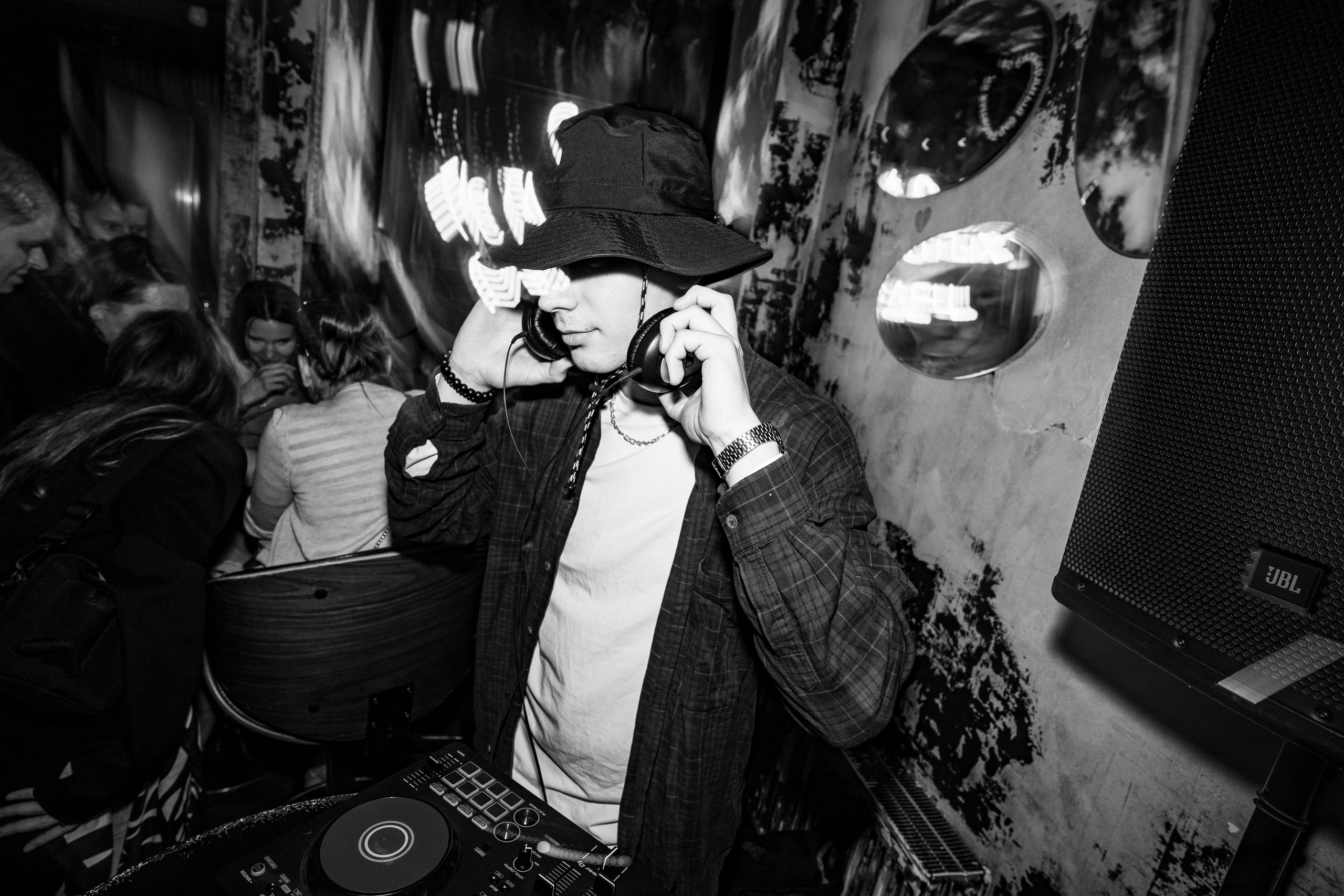 Бар разбитых сердец — 10/12 DJ's. Концертный и репортажный фотограф в Санкт-Петербурге Слава Пахомов