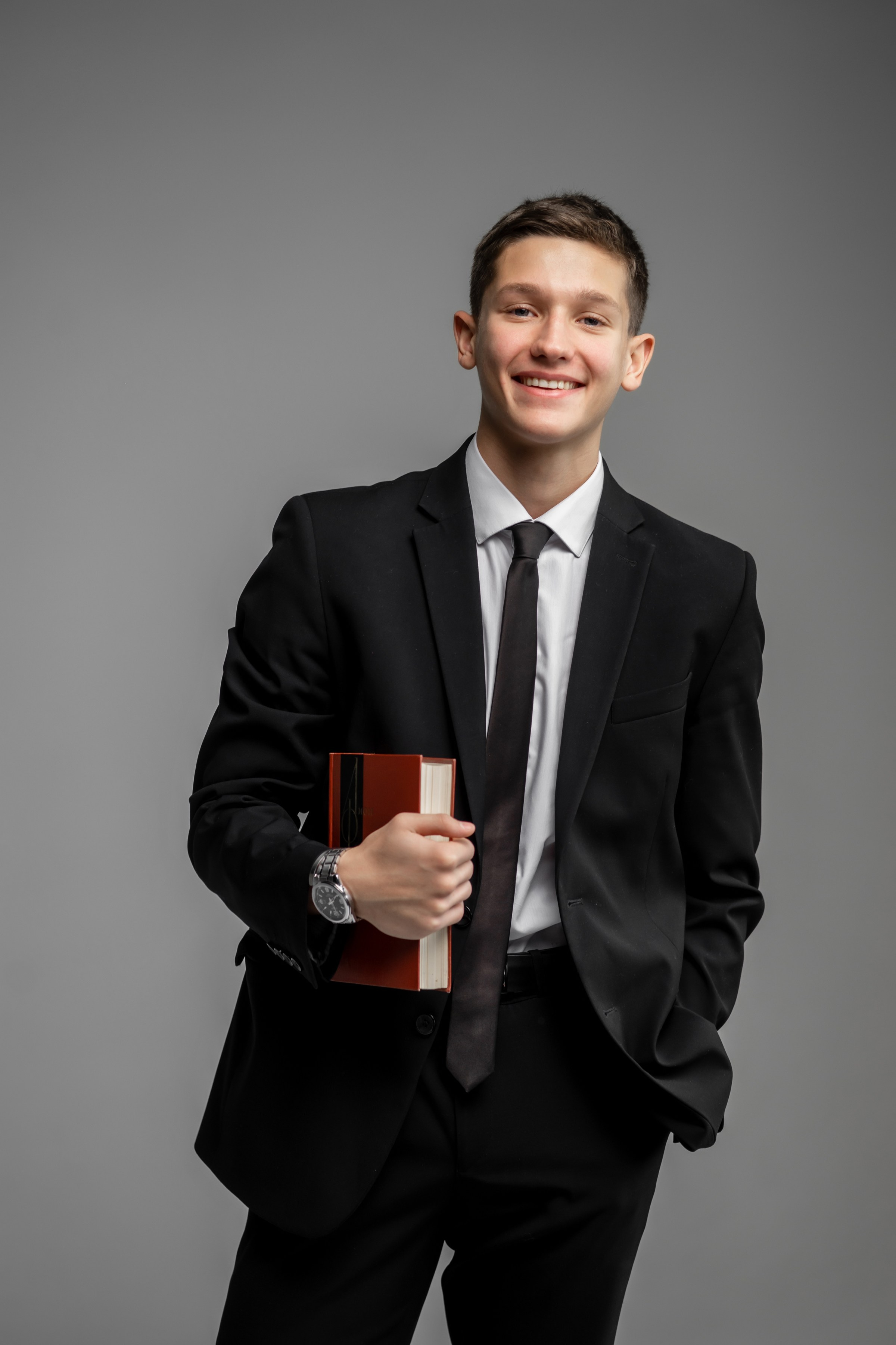 Портреты в студии на белом фоне. Ольга Плаксина фотограф в Саратове