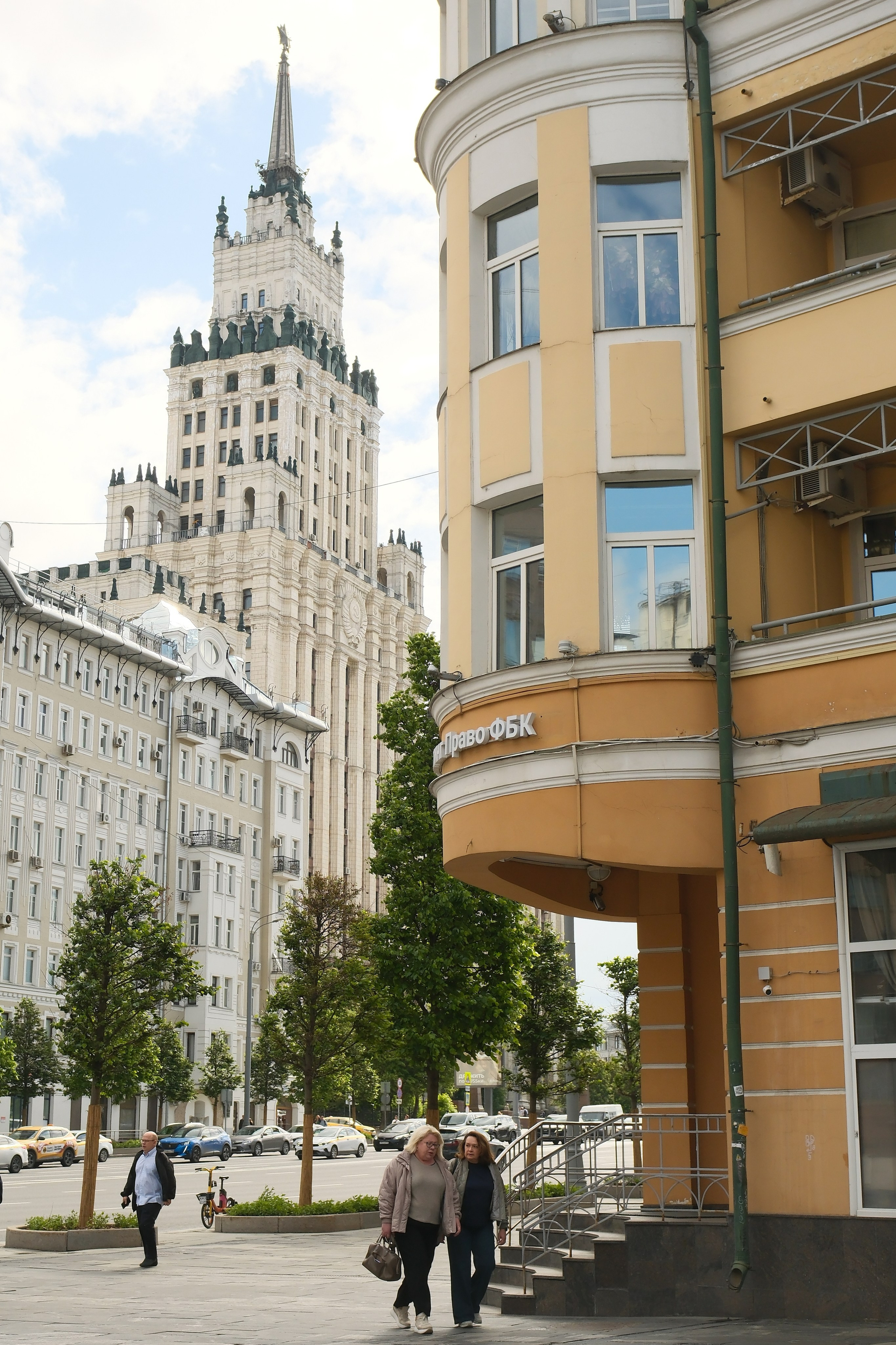 Улица, люди, жизнь…