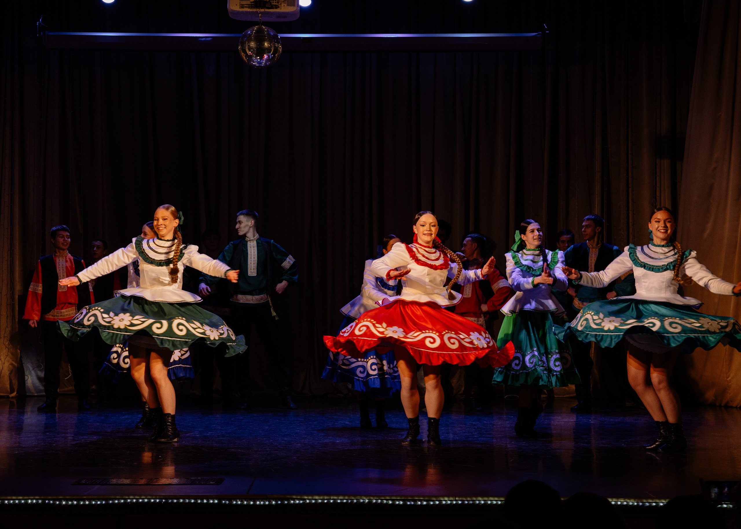 Сибирские узоры ДК Ефремова. Фотограф Юлия Мальцева