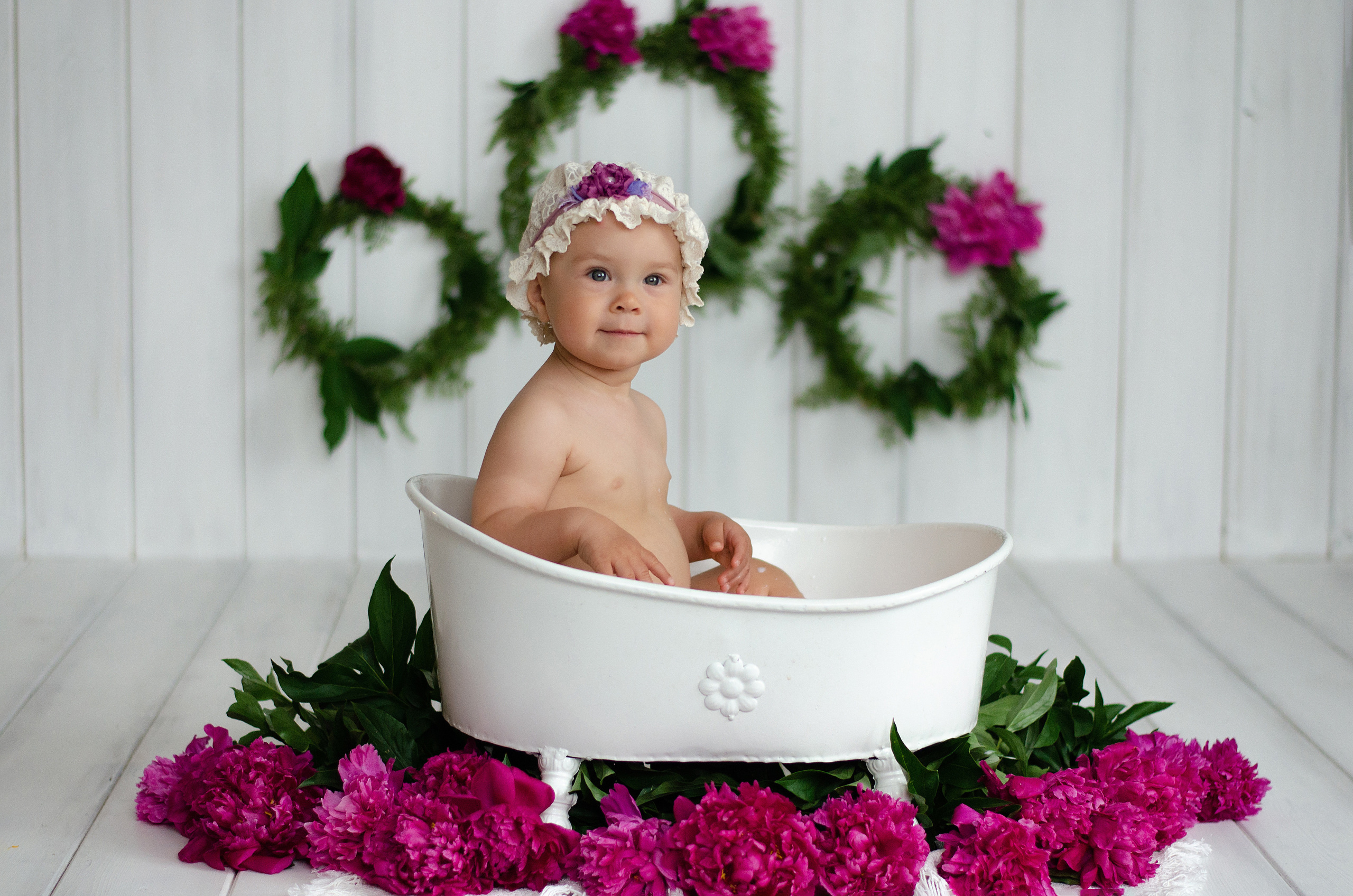 Молочная ванночка. Марина Колосова, детский фотограф и фотограф новорожденных в Красноярс