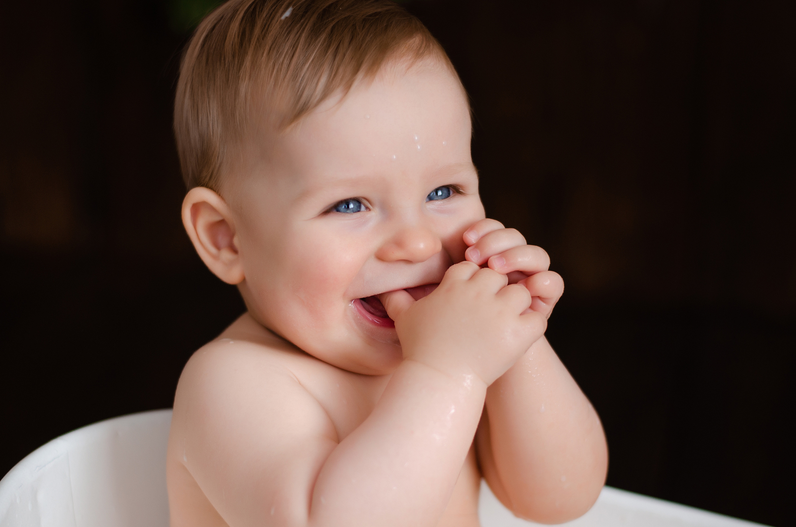 Молочная ванночка. Марина Колосова, детский фотограф и фотограф новорожденных в Красноярс