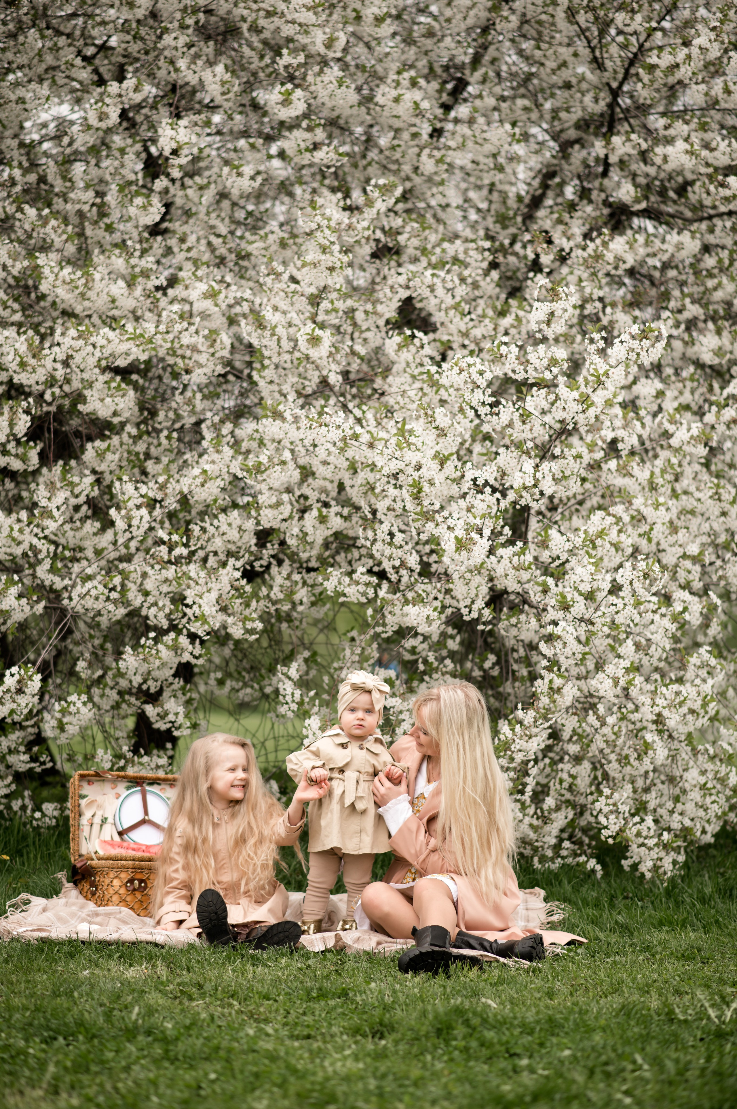 Spring. Family and content photographer