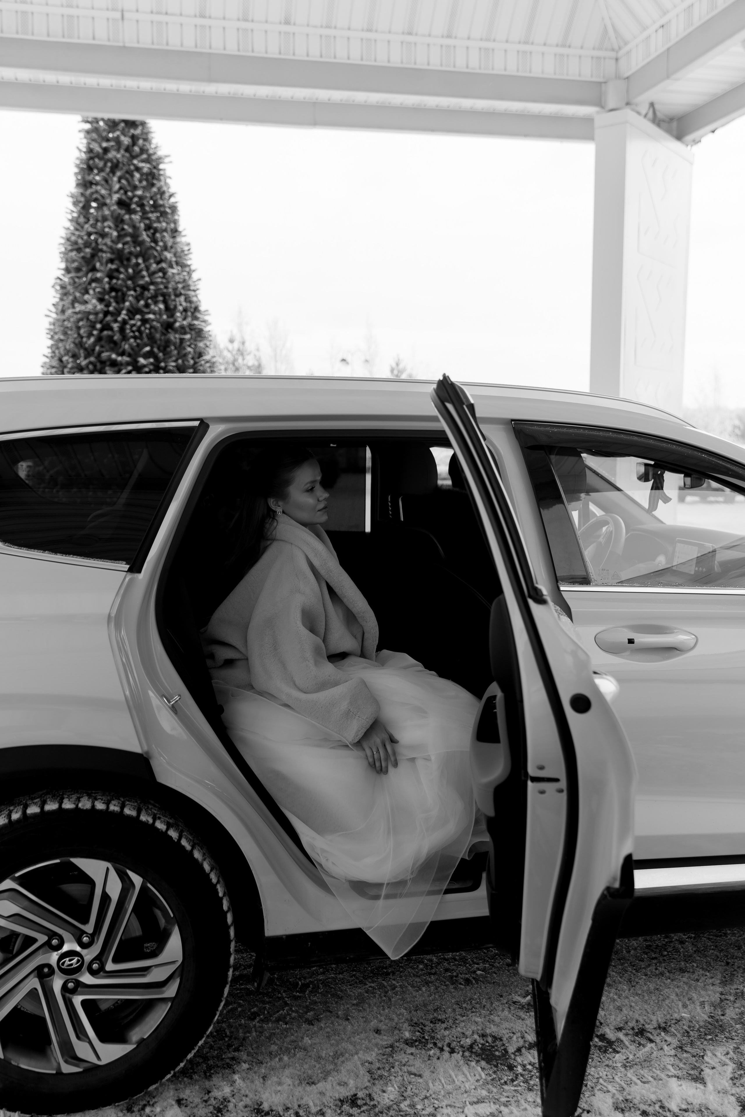 СВАДЕБНАЯ СЬЕМКА СБОРОВ В ОТЕЛЕ И ВЫЕЗД НА ЦЕРЕМОНИЮ (СНЯТО В СИБИРЕ В НИЖНЕВАРТОВСКЕ)М. Профессиональный фотограф, Санкт-Петербург — Виктория Богомолова