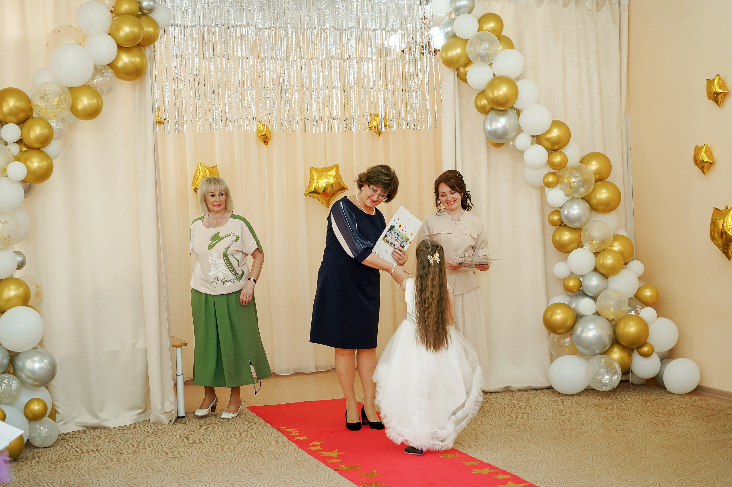 Фотосъемка видеосъёмка фотограф видеооператор новогодних утренников  в. Фотограф, видеооператор Нина Коршунова