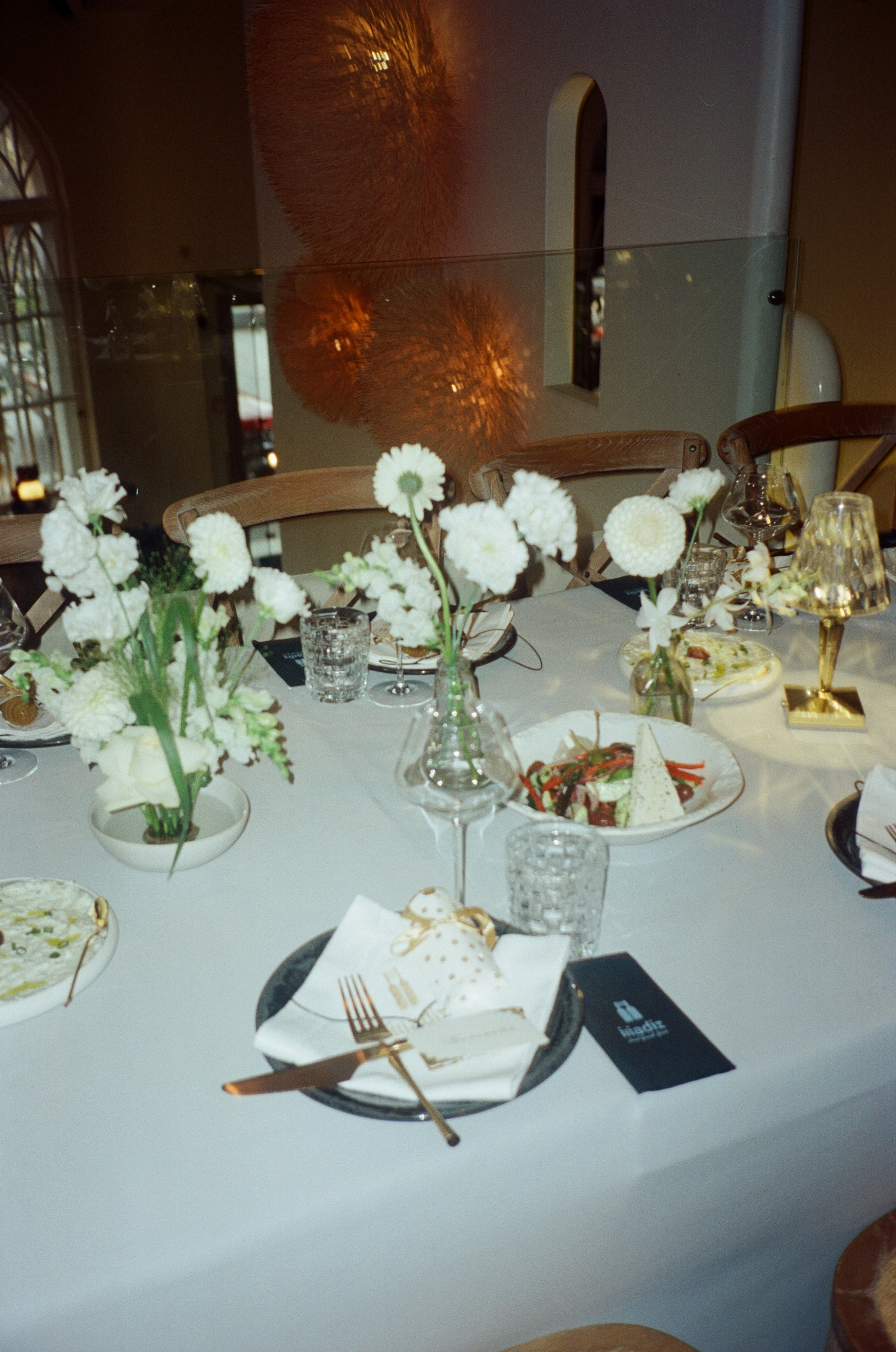 Фотограф на фотосъемку на пленку в Москве. Пленочный фотограф в Москве