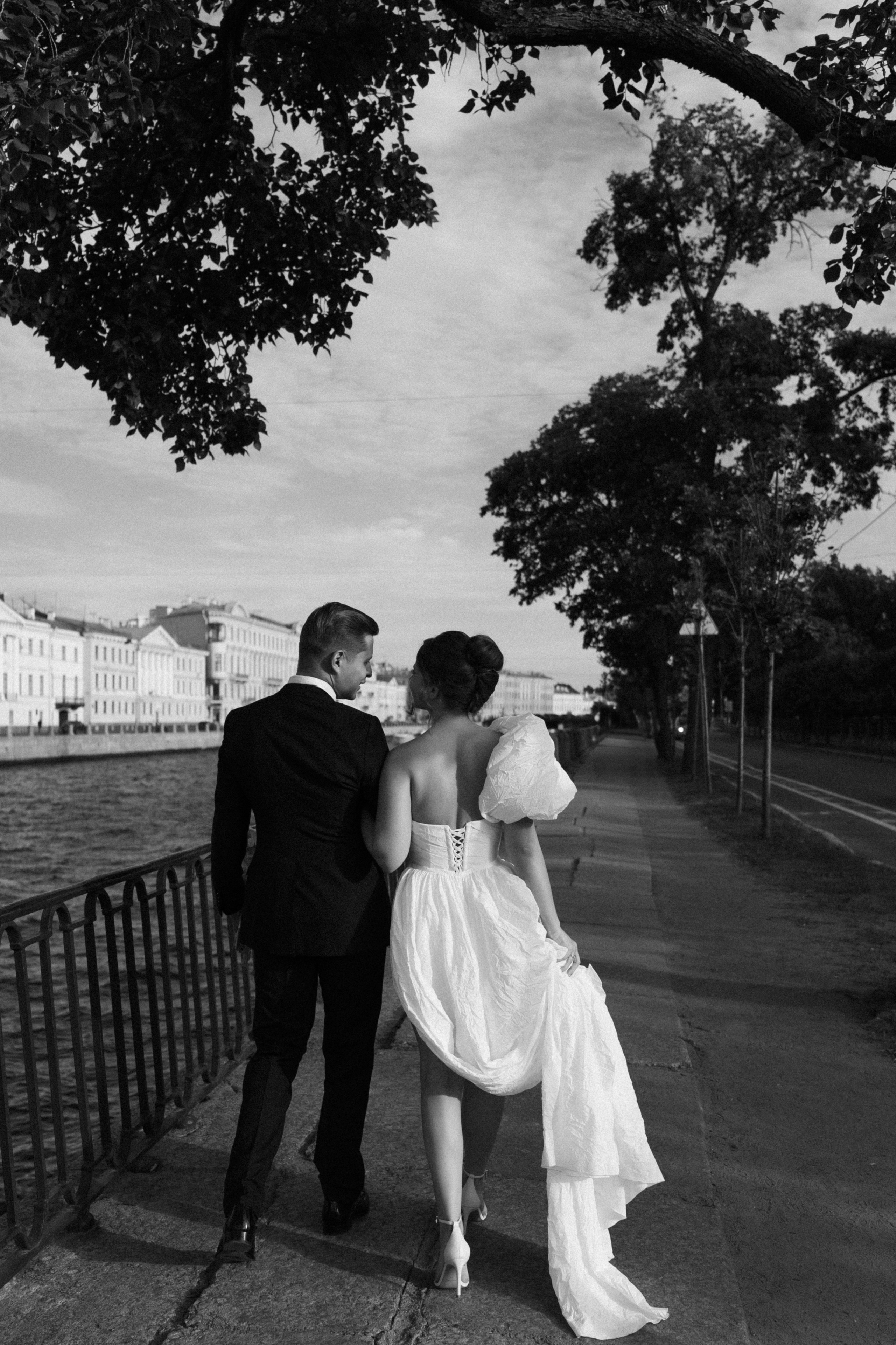 Настя и Лёша. Прогулка по Питеру. Катер. На цифру и плёнку. Свадебный фотограф Катерина Чулкова