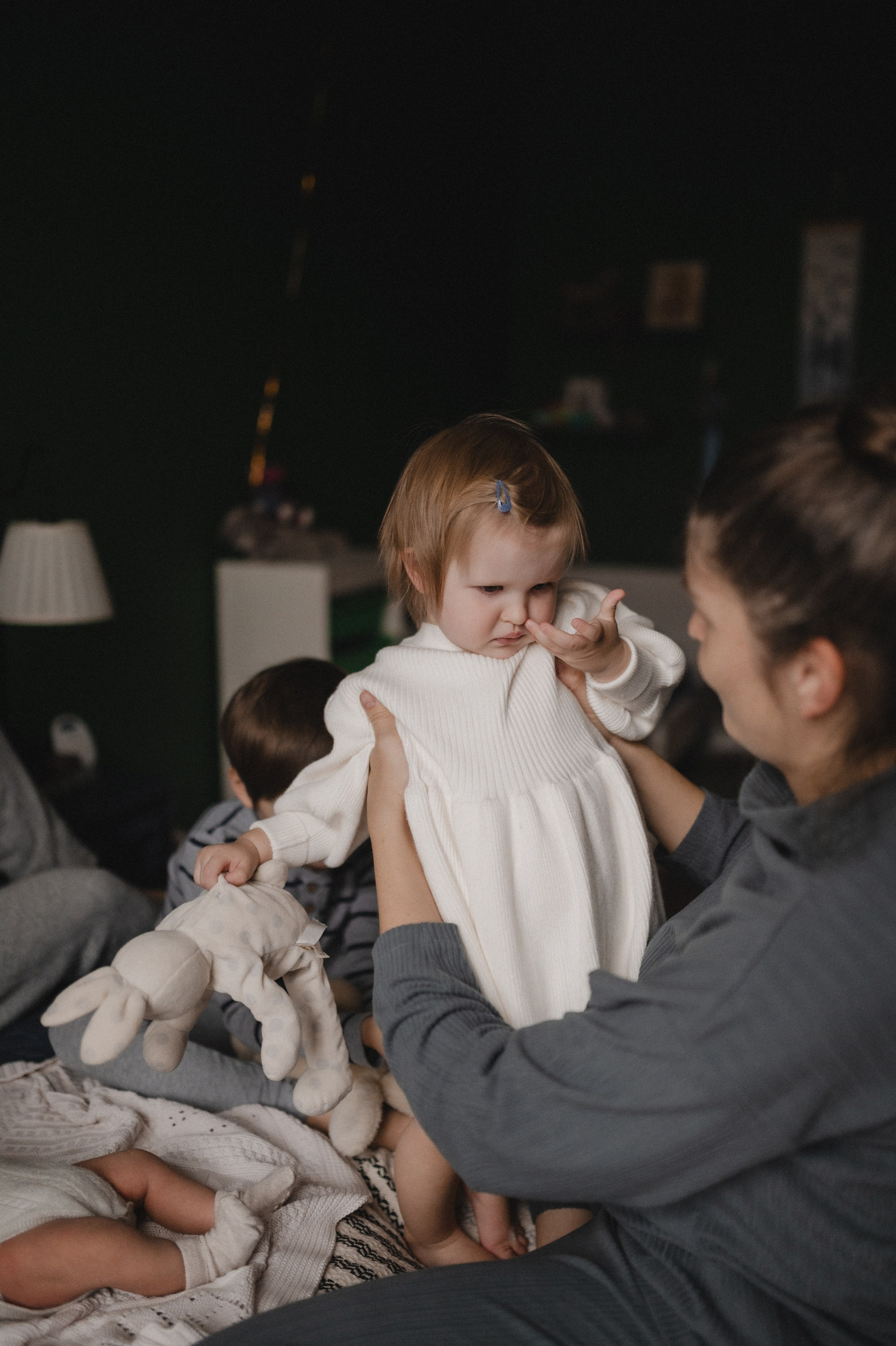 Дима, Нелли, Марк, Нина и Кира дома. Семейный и свадебный lifestyle-фотограф в Москве Мария Петрова