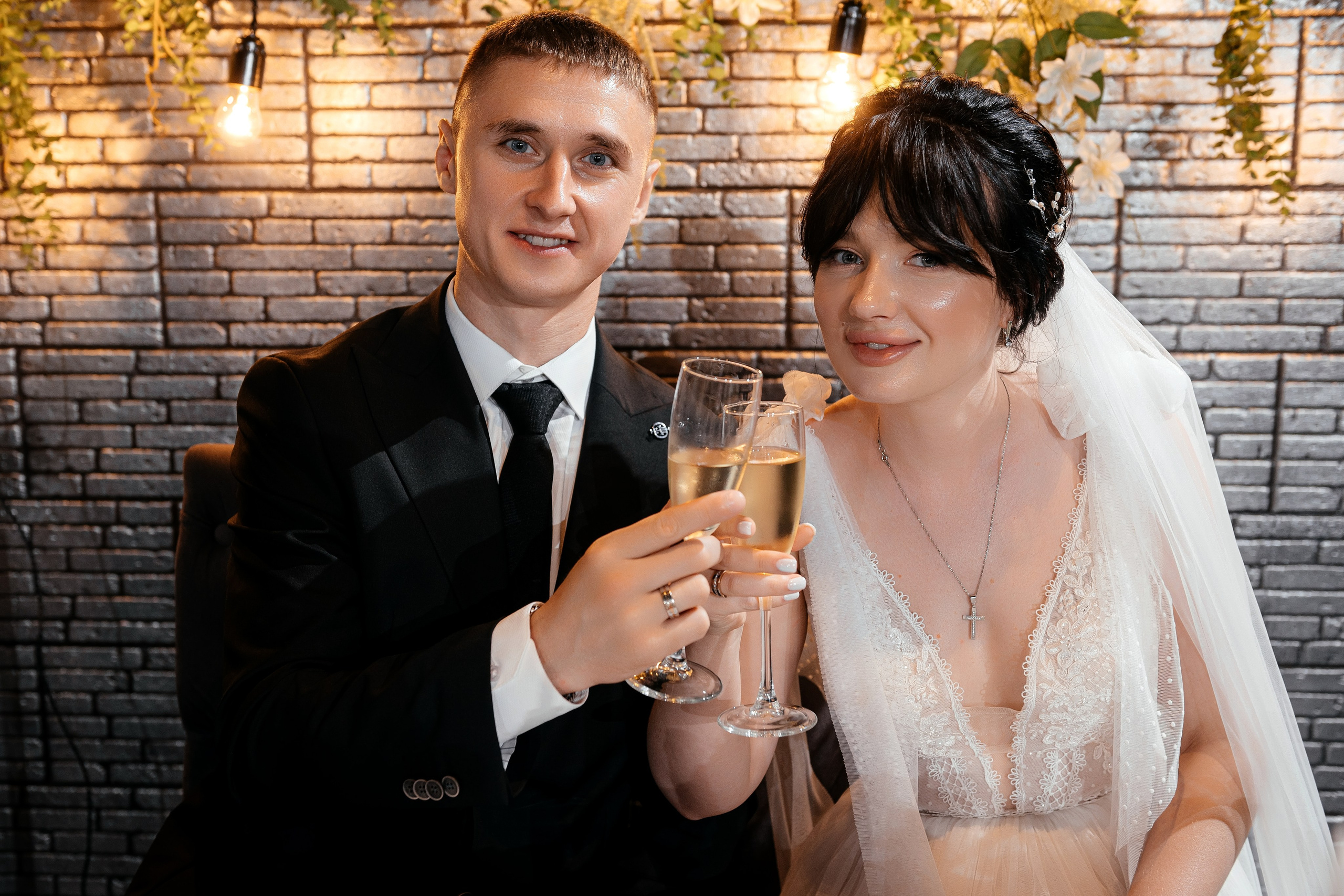 Свадьба с венчанием в Щелково. Прогулка в Гребнево, ресторан Кинза, отель Премиум. Свадебный и семейный фотограф Виктория Носачёва. Щелково, Москва и МО