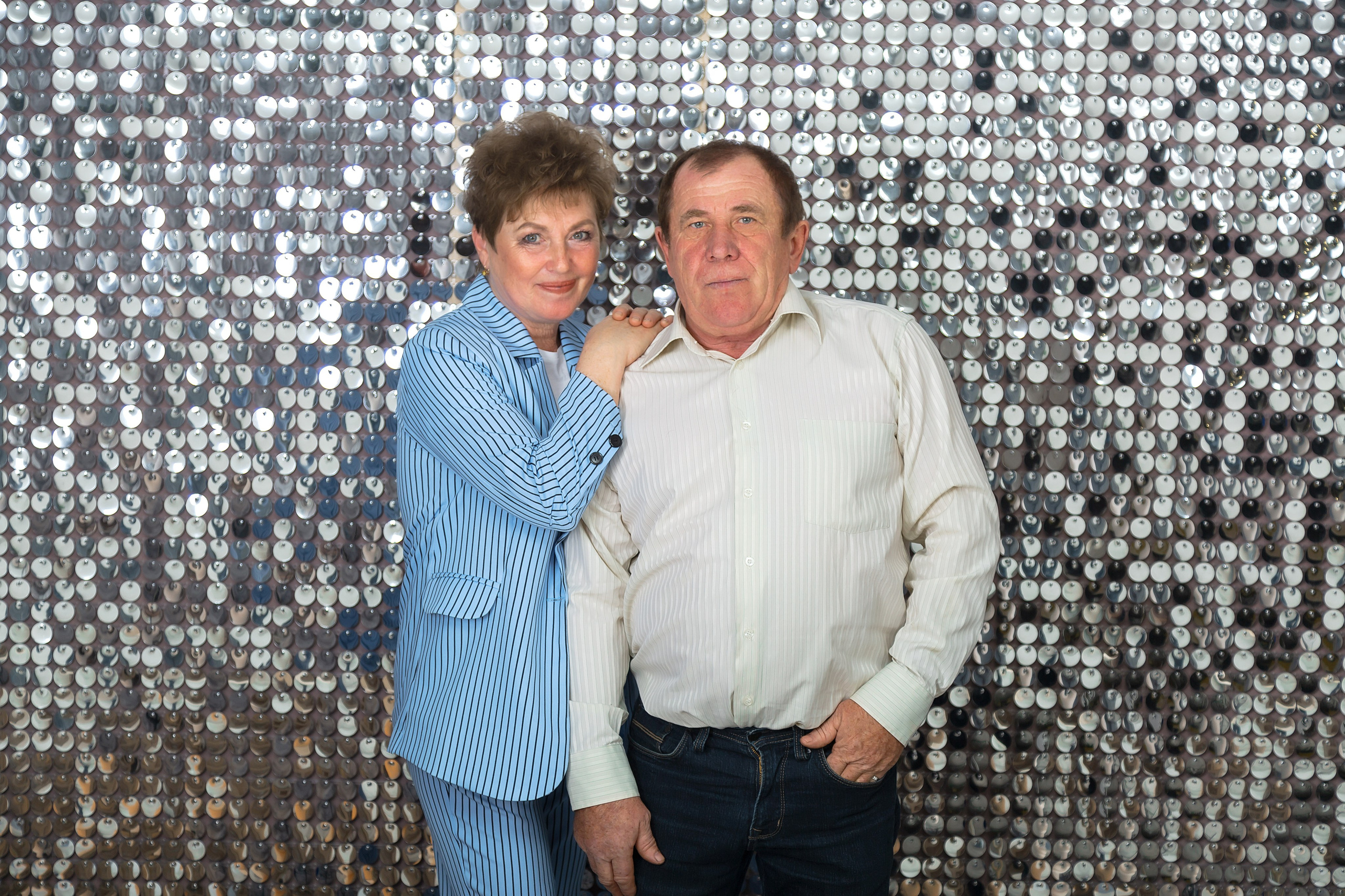 Новогодняя семейная фотосессия в студии в Волгодонске