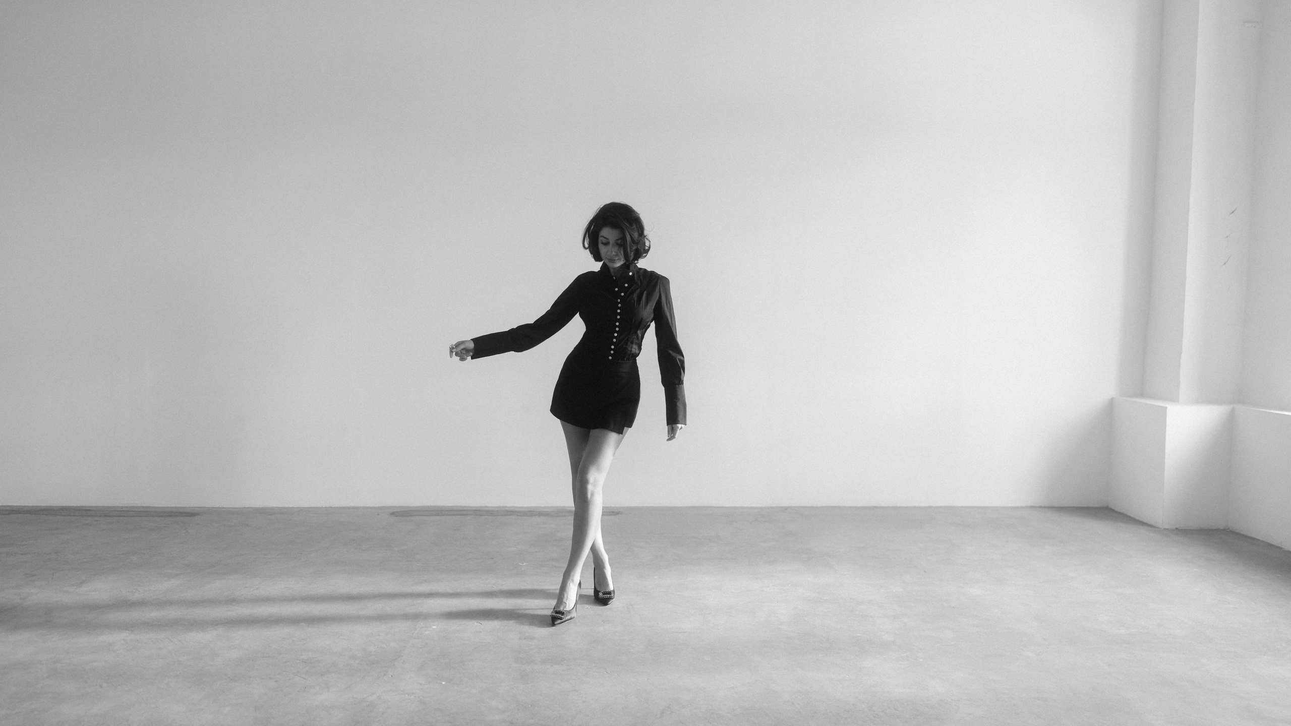 Women’s studio portrait photoshoot by Anton Avanzato