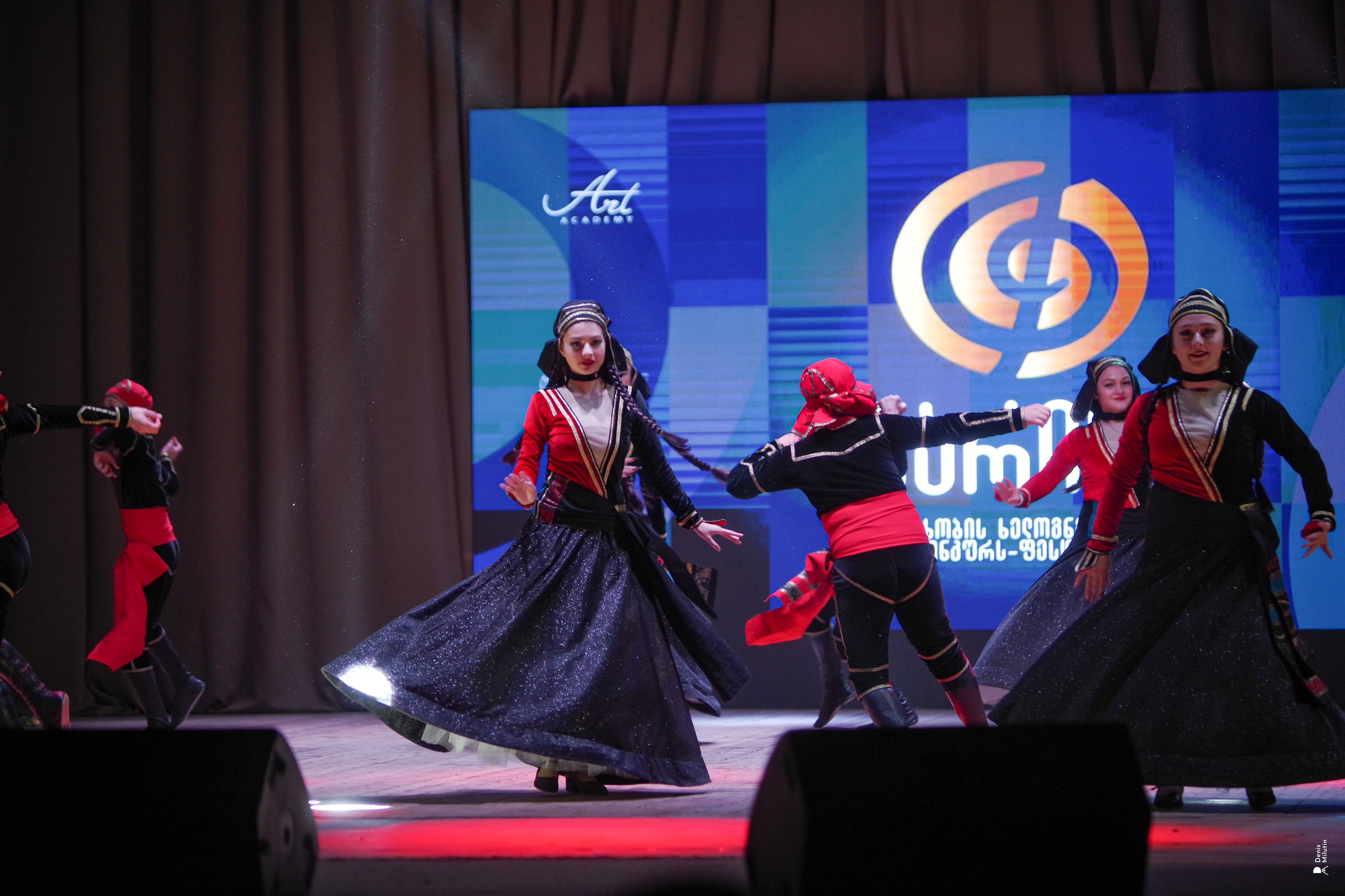 Танцы в Хоби. Портретный фотограф Денис Милютин