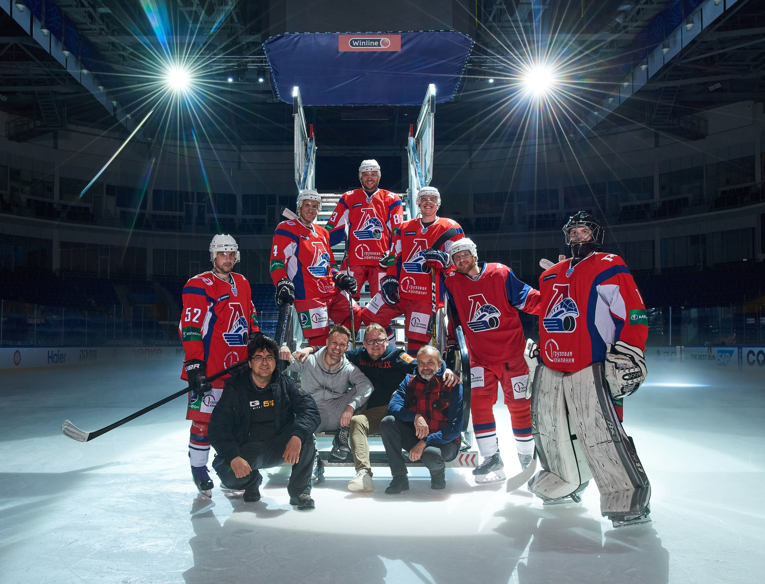 BACKSTAGE. Www.apowerstudio.com