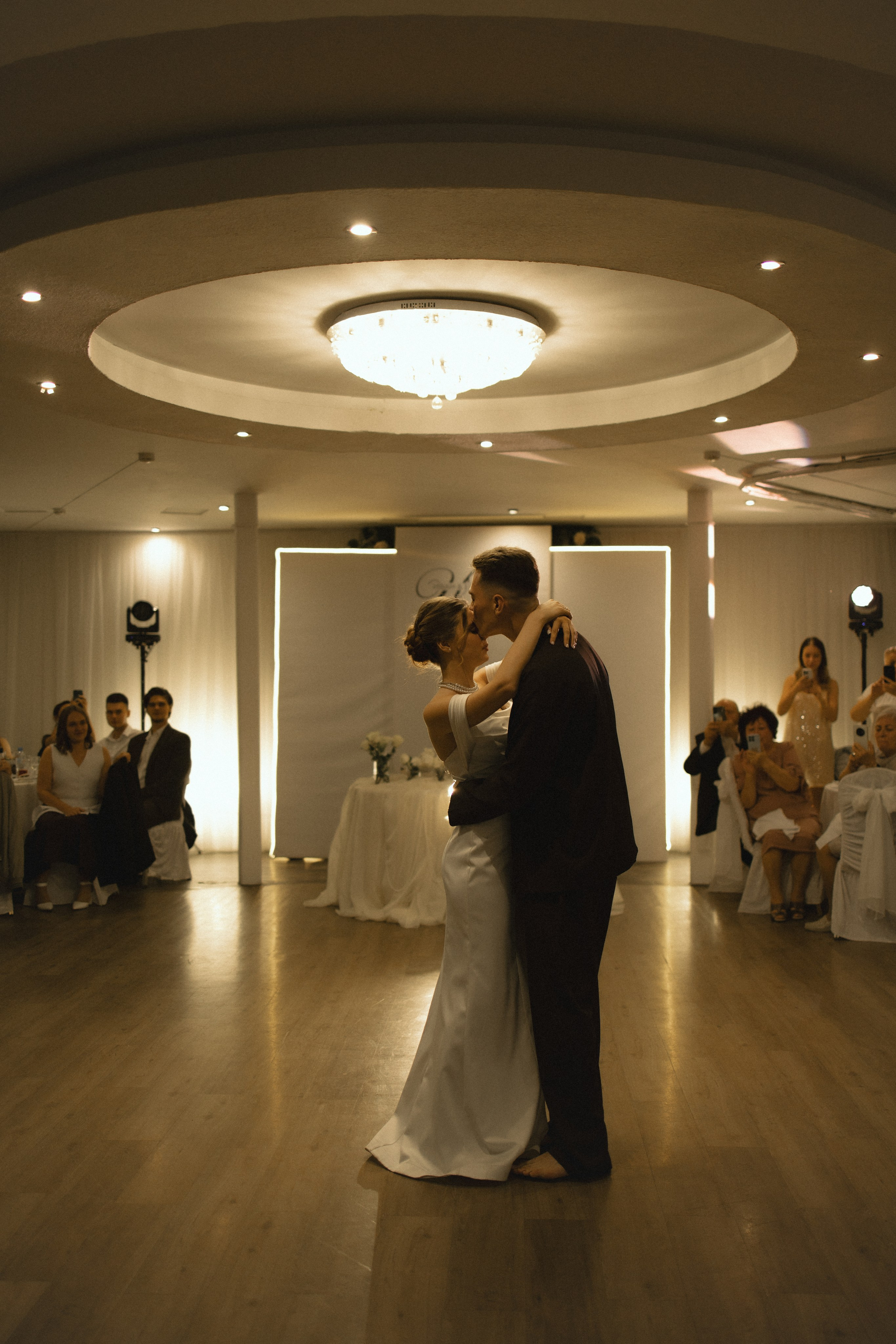 L | V. Свадебный и портретный фотограф в Новосибирске Любовь Исакова