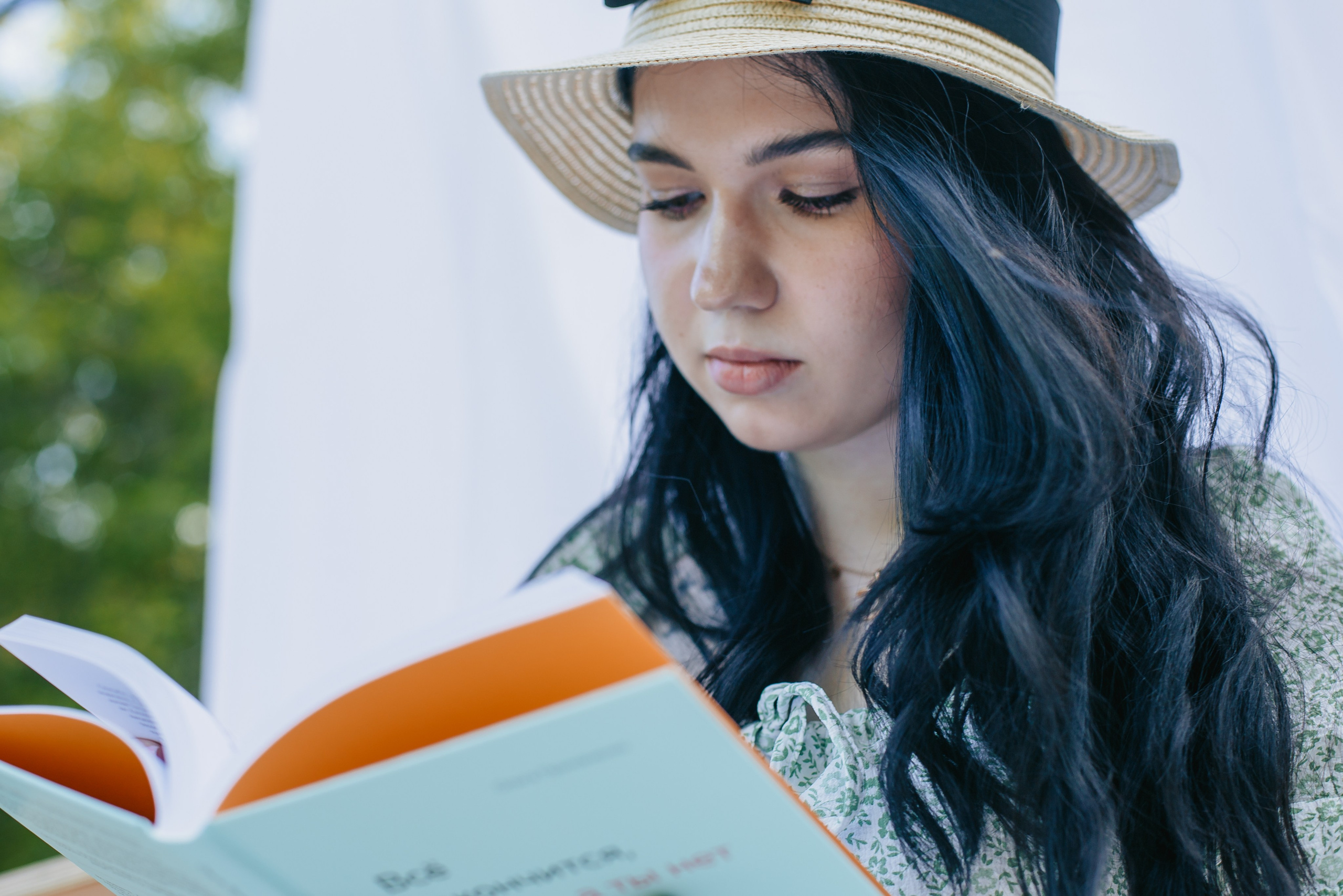 Александра. Выпускные альбомы Искитим, Бердск и Новосибирск Крюкова Елена