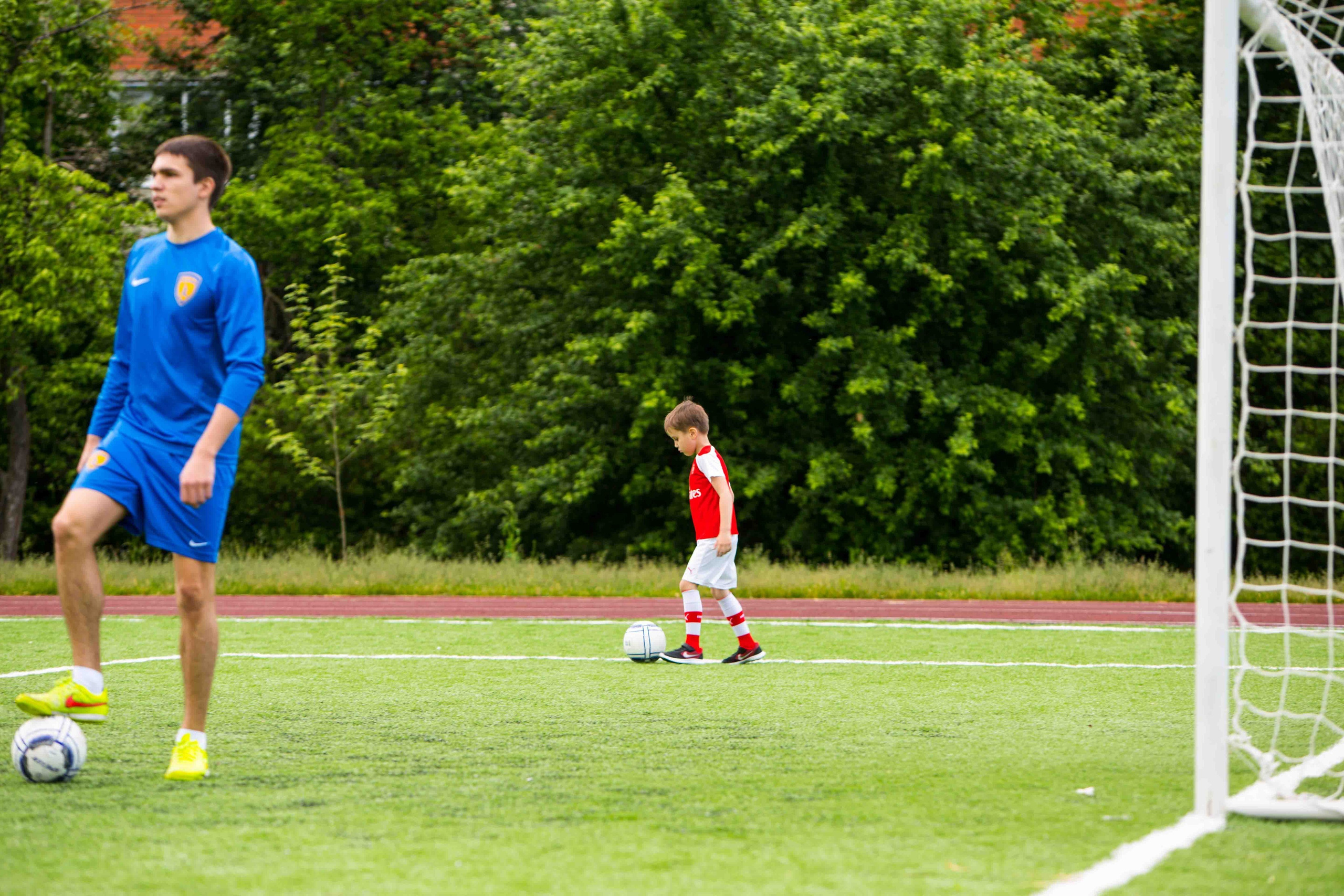Футбольная школа «Юниор» — фото тренировок и игр. Выпускные альбомы для школы и детского сада — школьный фотограф Подольск, Троицк, Щербинка, Москва