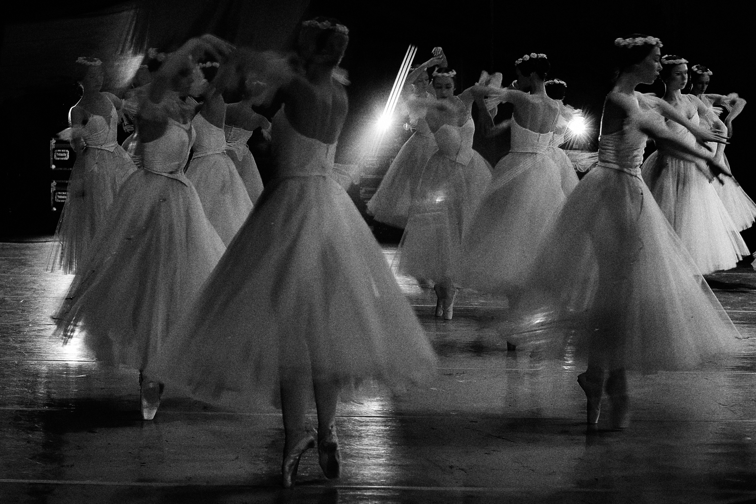 Закулисье балета «Жизель», Театр классического балета Н. Касаткиной и В. Василёва. Наталья Алексеенко. Фотохудожник в Москве. Репортаж, портрет, стрит