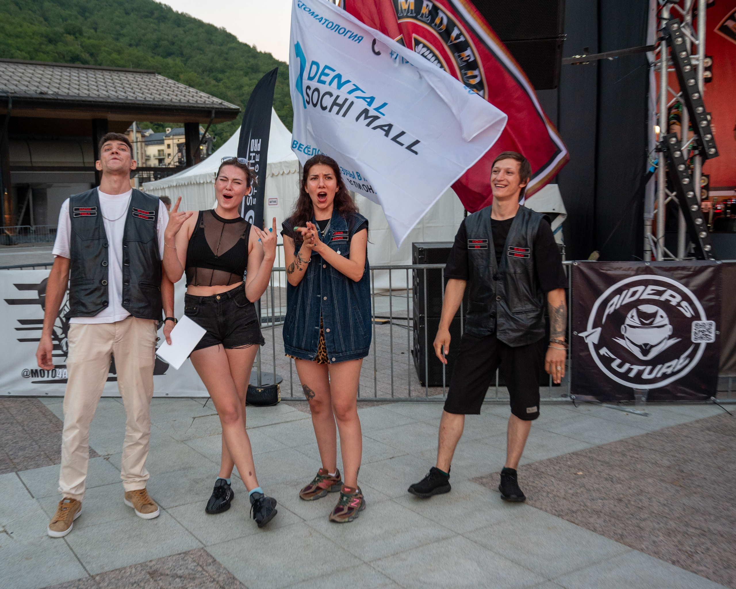 11- ый Ежегодный Байк Фестиваль " Медвежья МОТО ПОЛЯНА». Фотографирую счастливых людей в Сочи