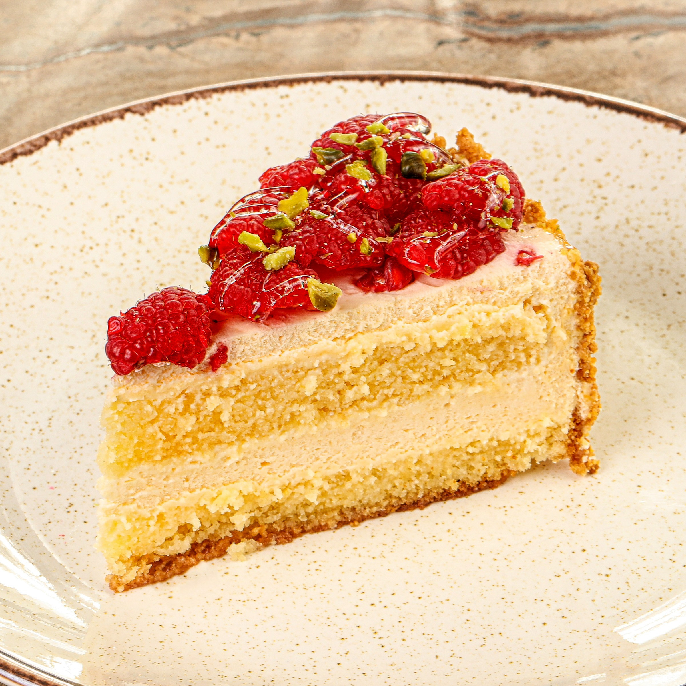 Фотосъемка десертов и выпечки. Заказ по тел.: +7 (906) 006-90-22. Фуд-фотограф Андрей Старостин — съемка еды в Москве. 9000 руб. в час