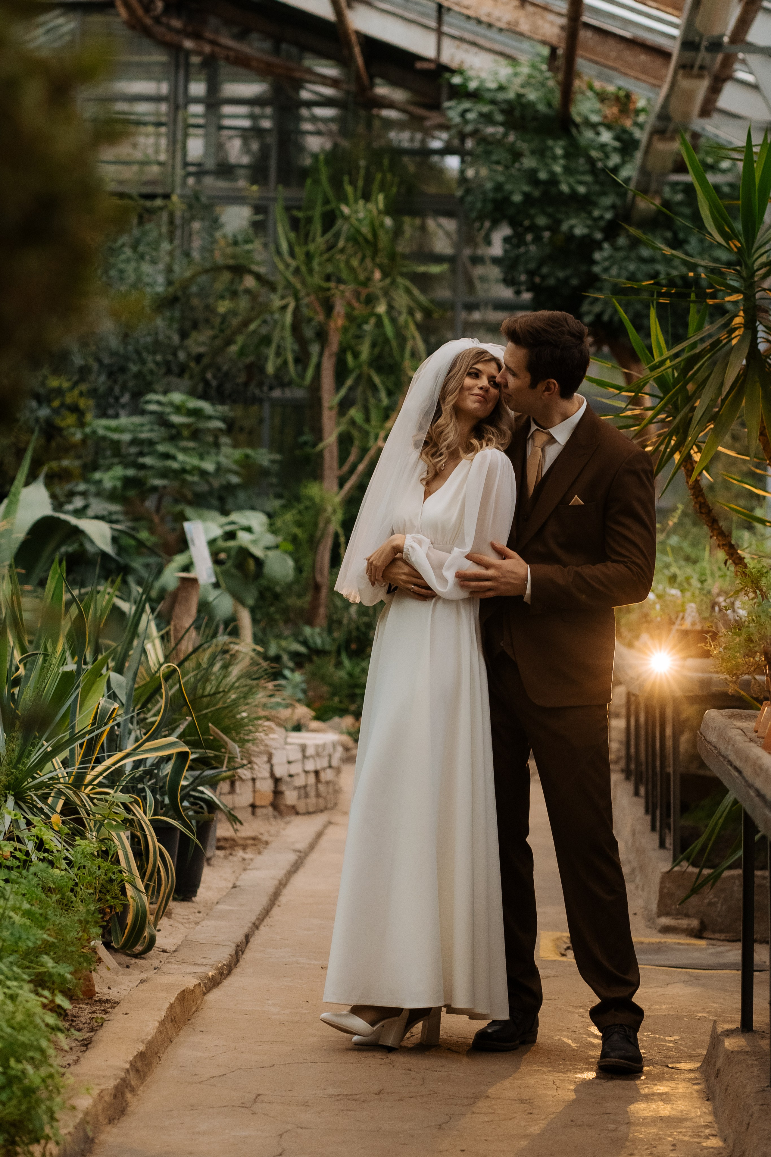 Свадебная фотосессия в оранжерее, Москва. Свадебный фотограф в Москве Анна Полушина