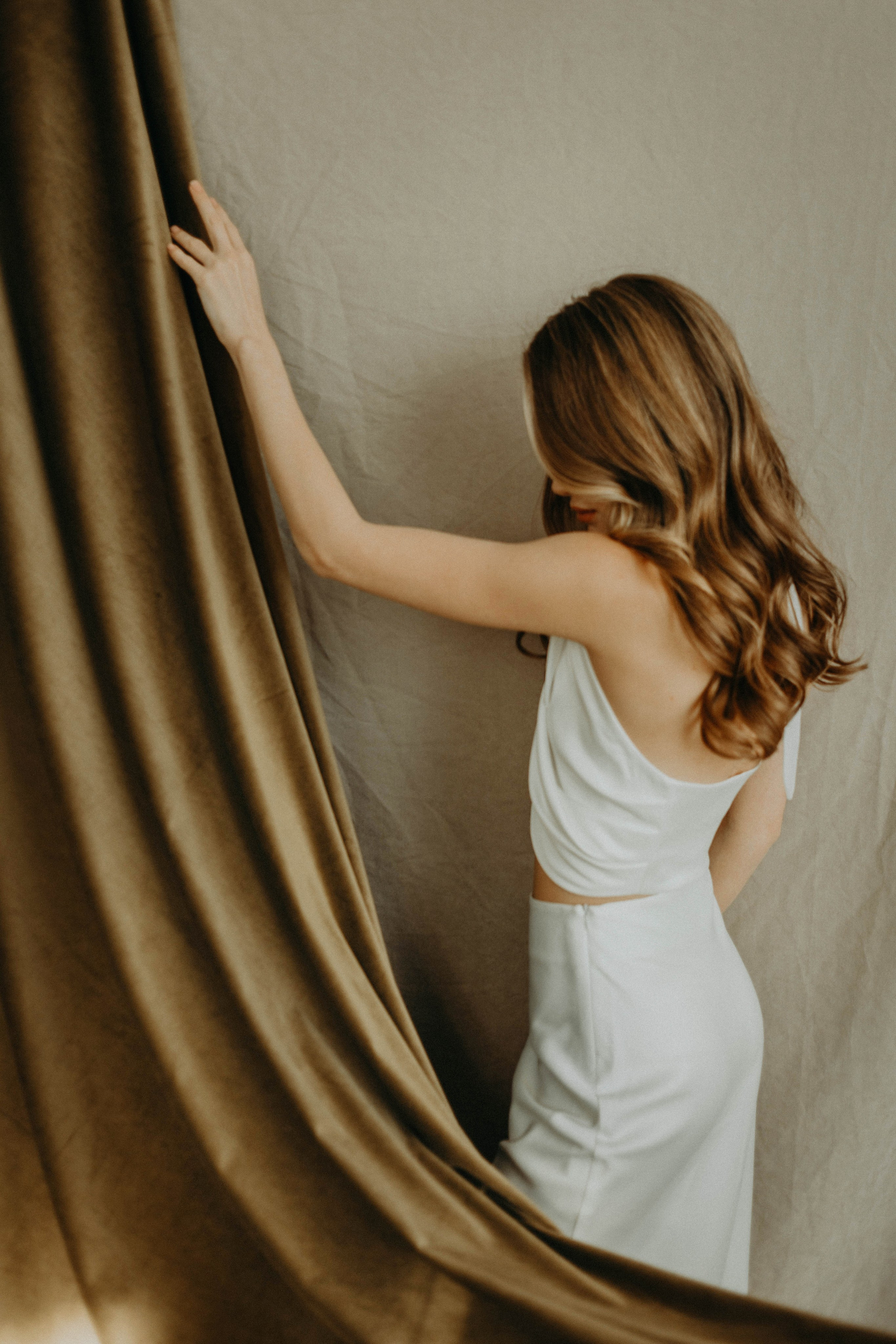 Фотосессия в обрамление тканями. Фотограф в Краснодаре Евгения Михаевич