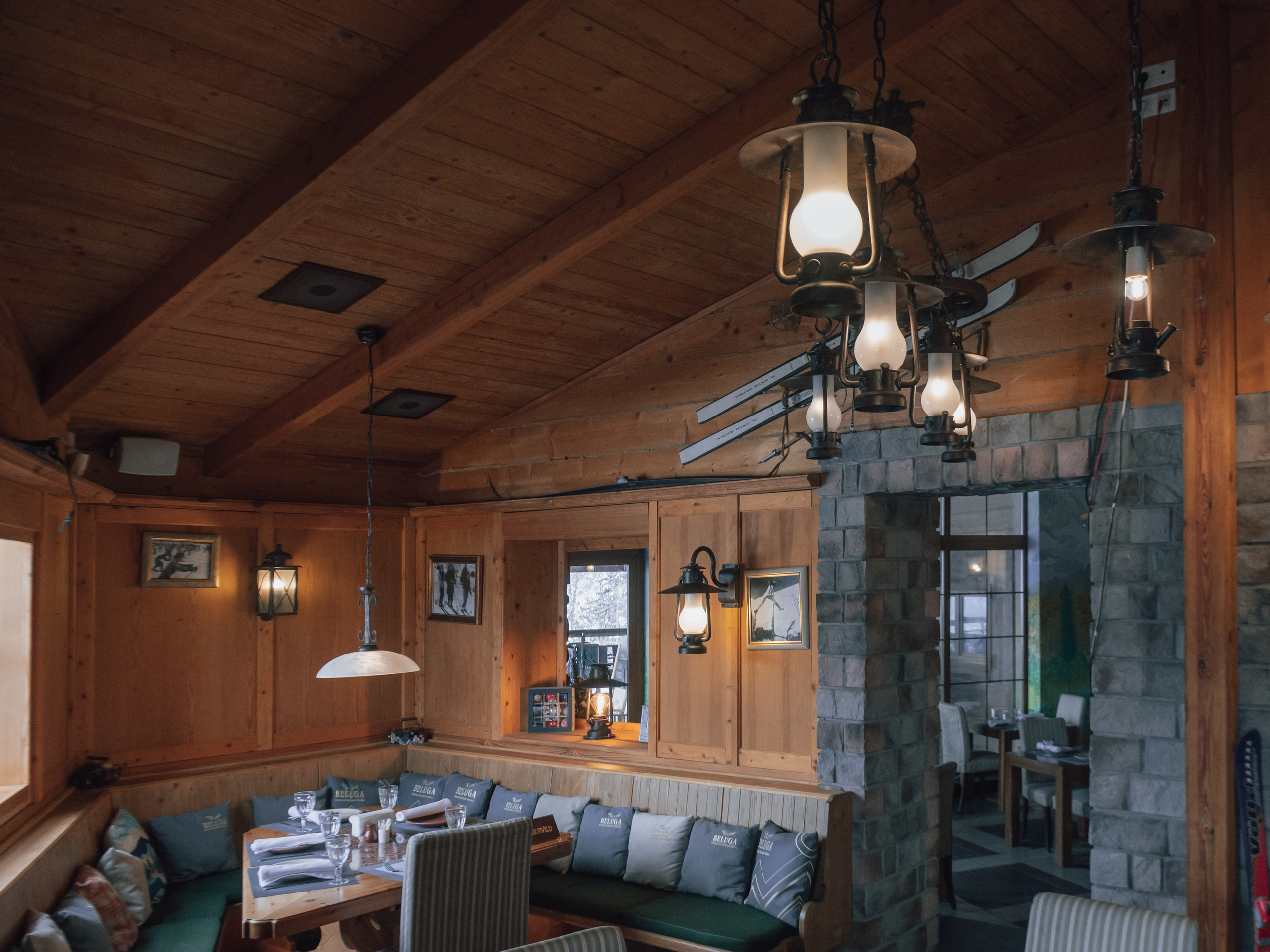 Ресторан «Шале» на курорте Газпром Поляна. Репортажный фотограф в Красной Поляне и Сочи Павлюченко Екатерина