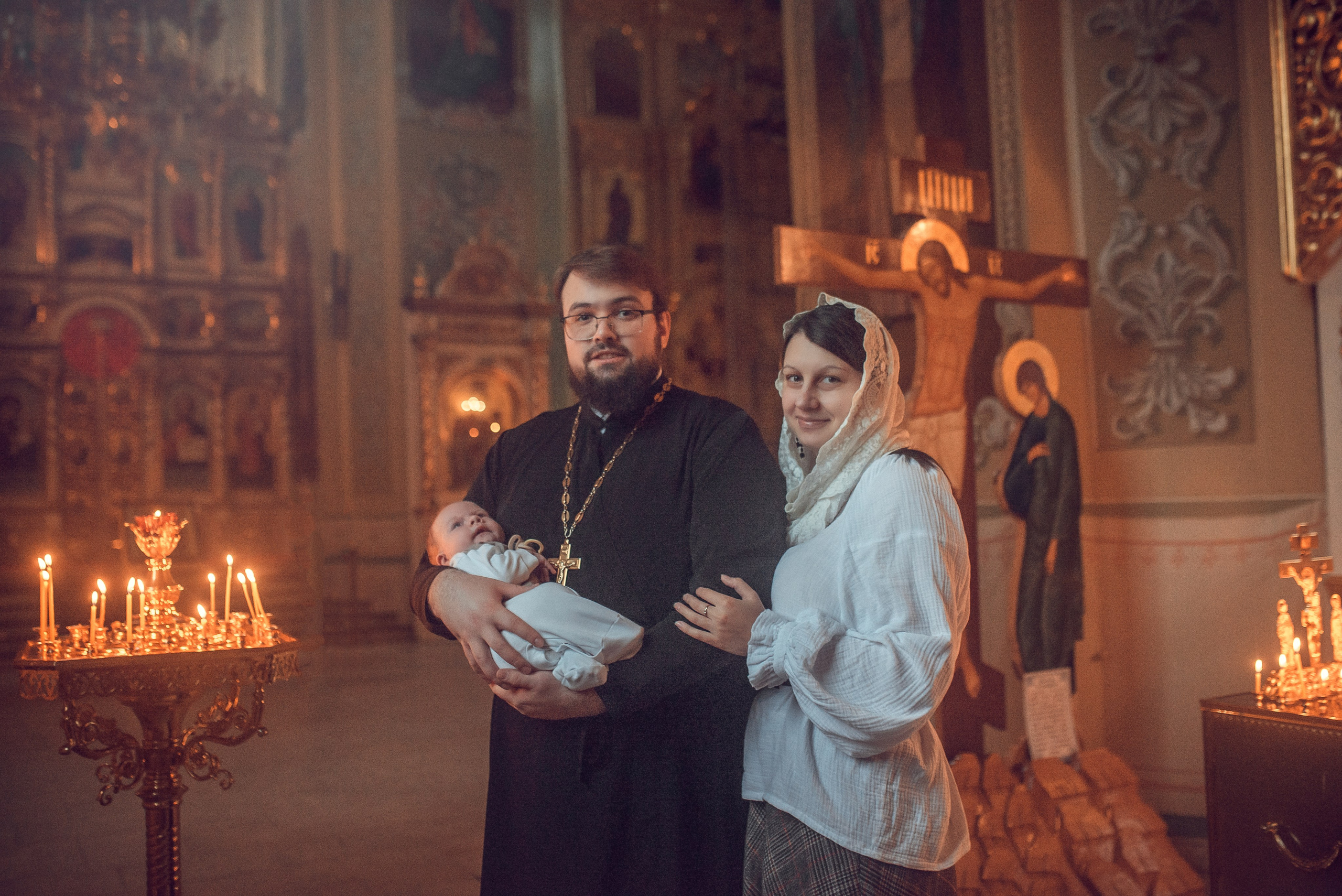 Таинство крещения Тихона. Фотограф на крещение в Саратове Марина Грушина